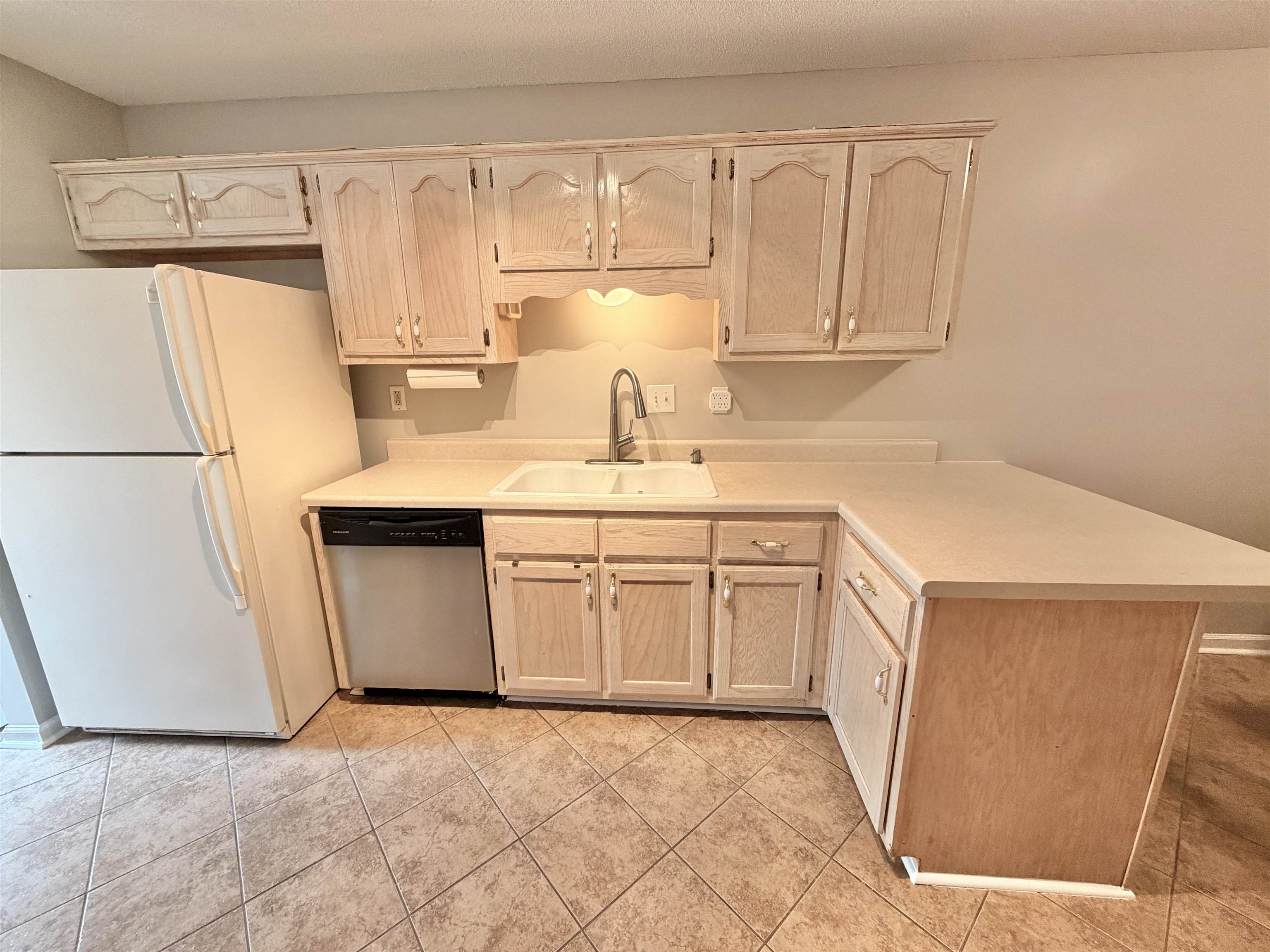 1857 Winship Dr Property Photo 15