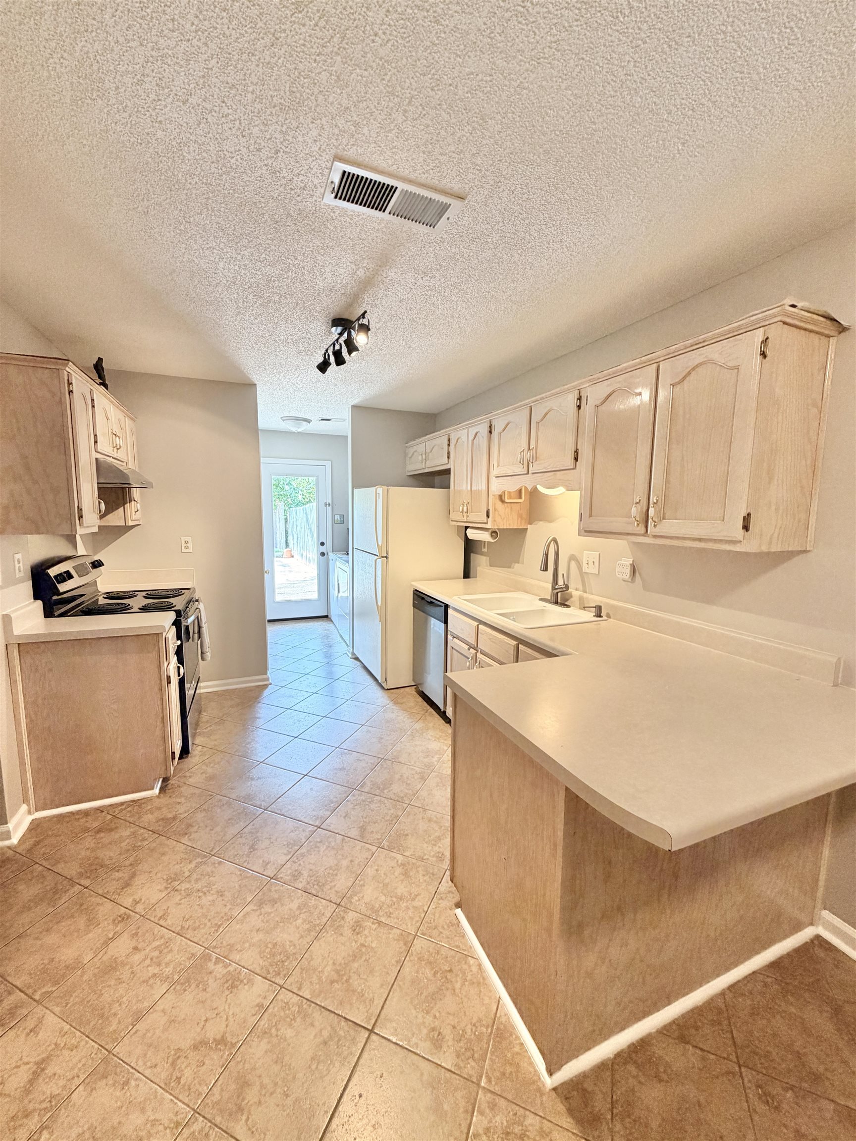 1857 Winship Dr Property Photo 21