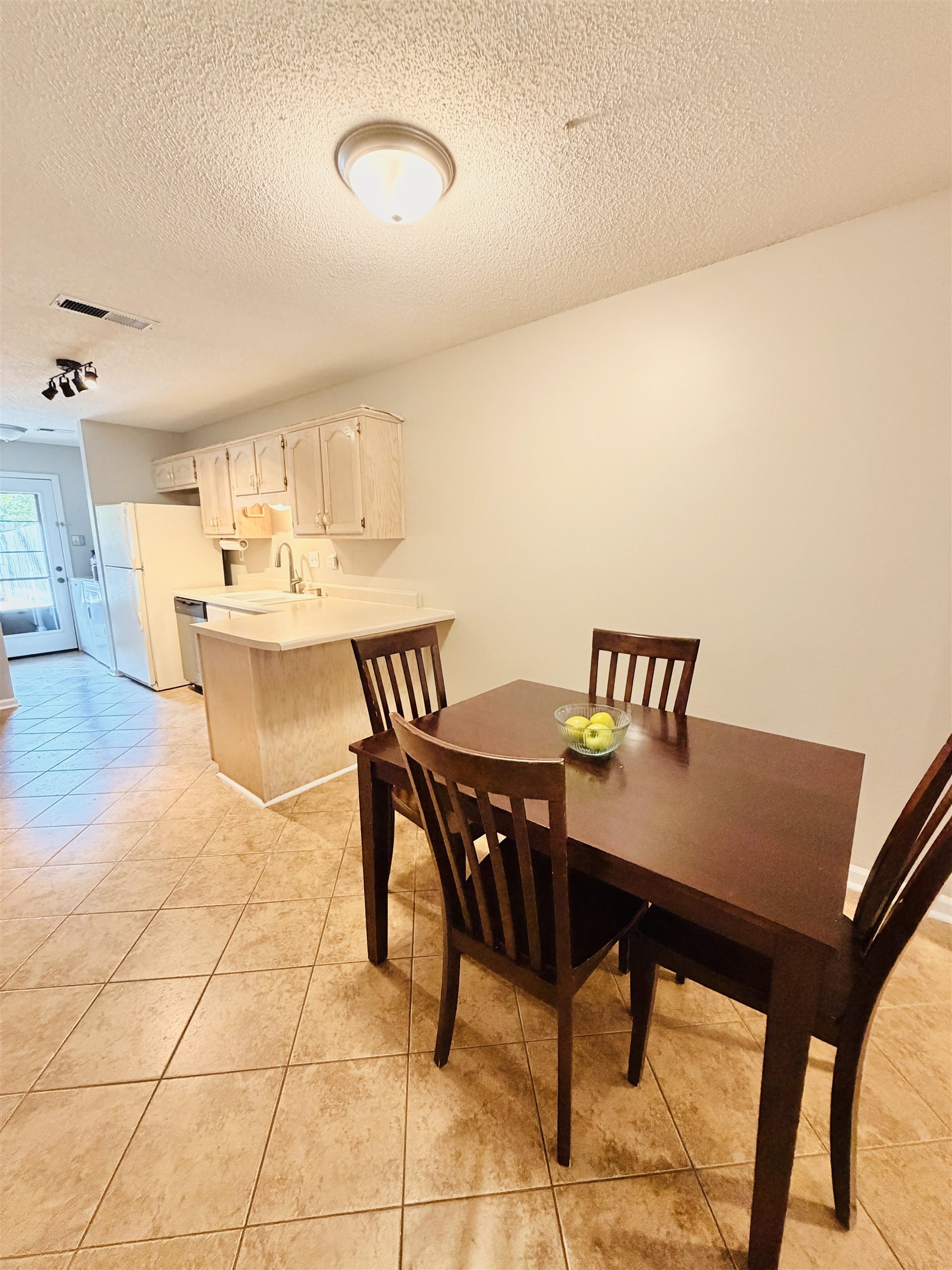 1857 Winship Dr Property Photo 24