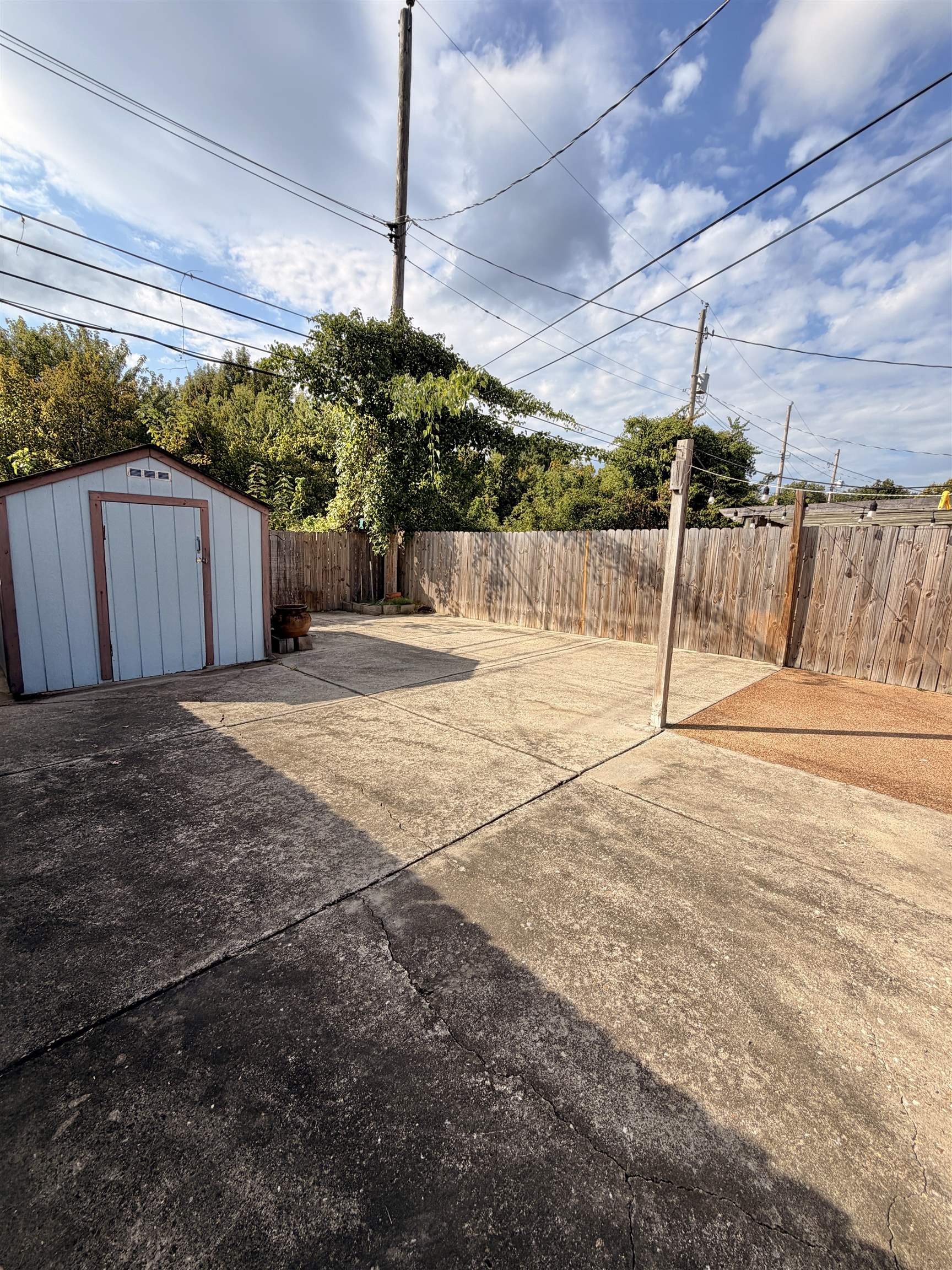 1857 Winship Dr Property Photo 32