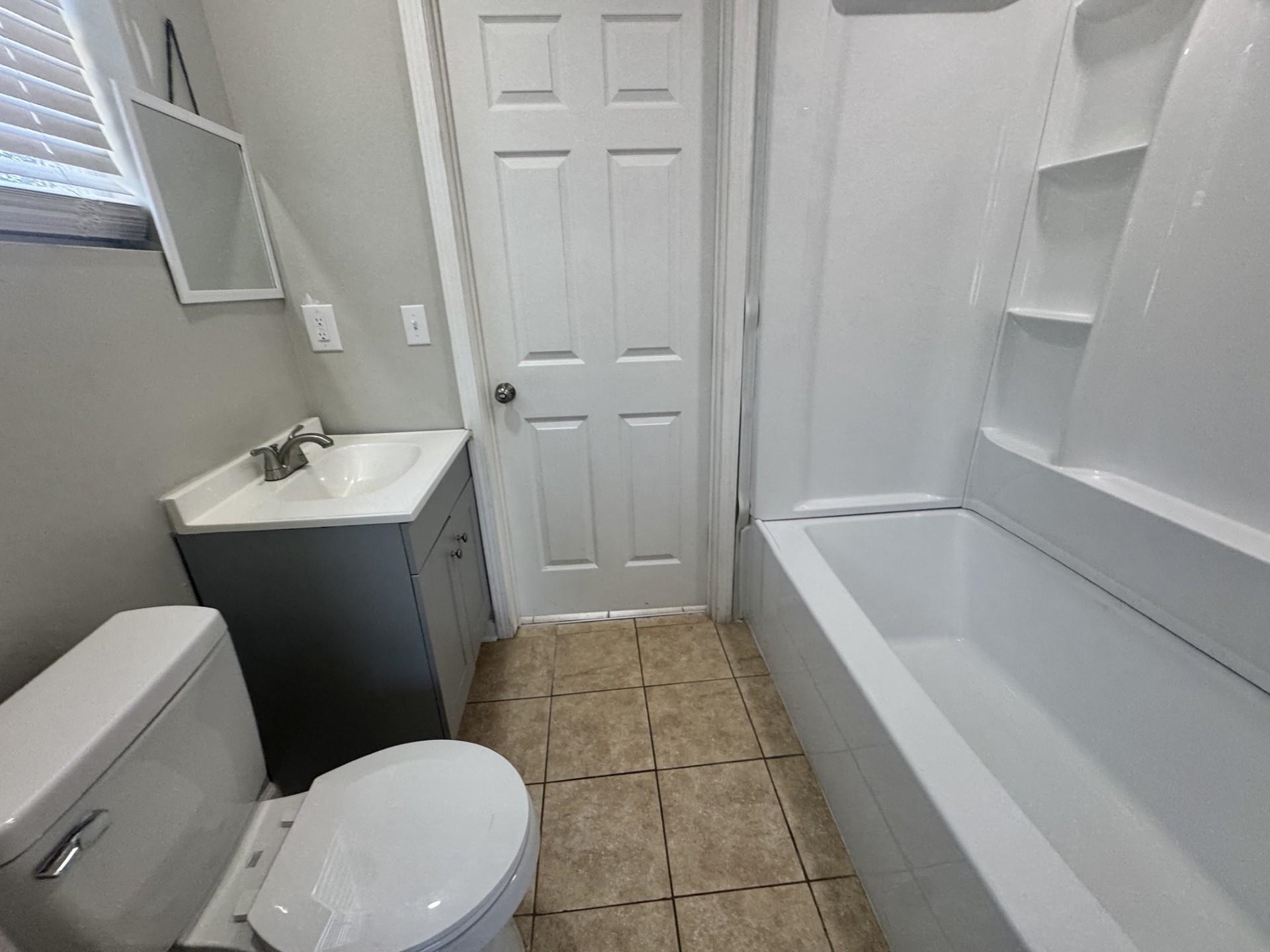 1305 Bryan St Property Photo 6