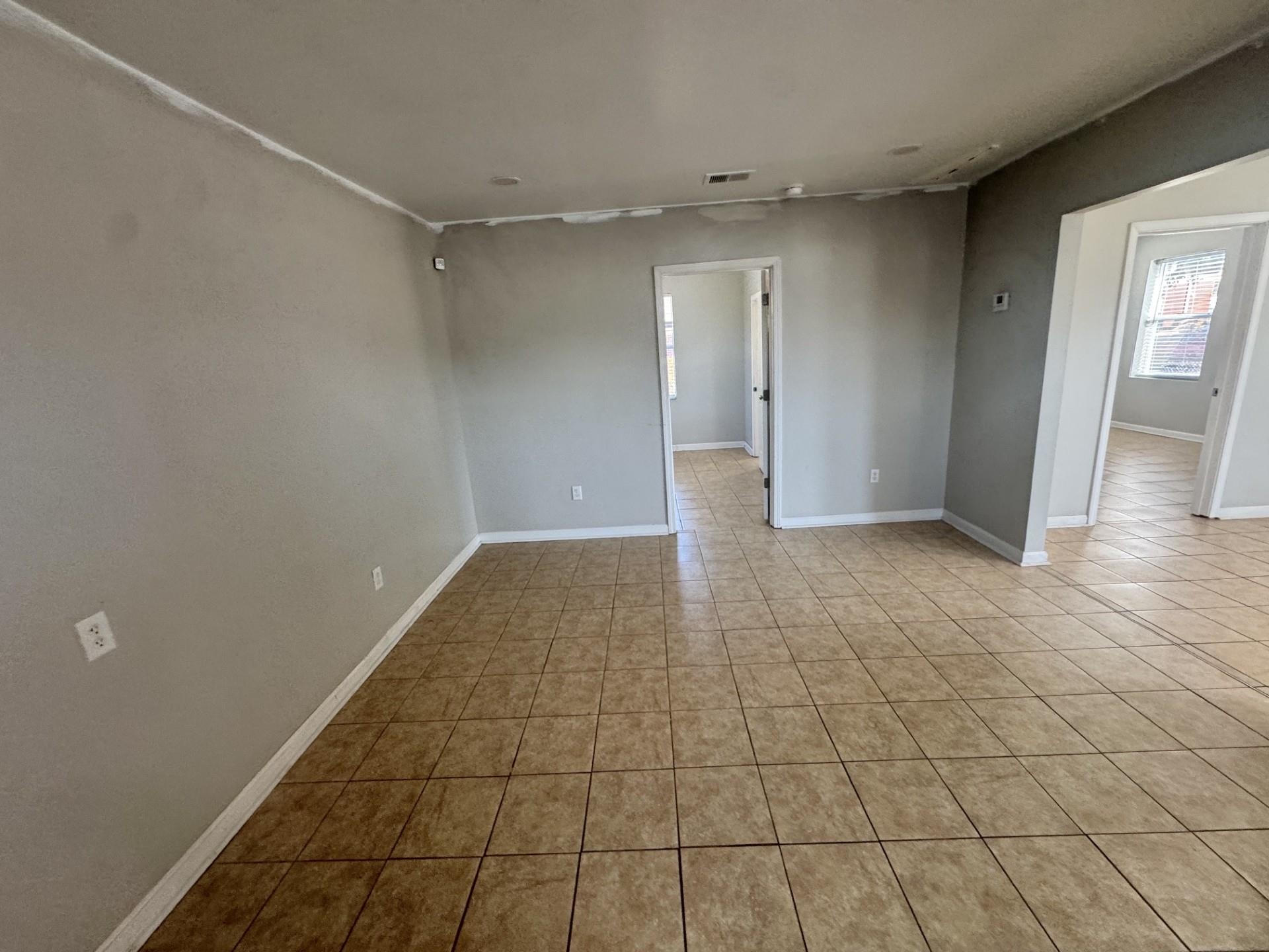 1305 Bryan St Property Photo 10