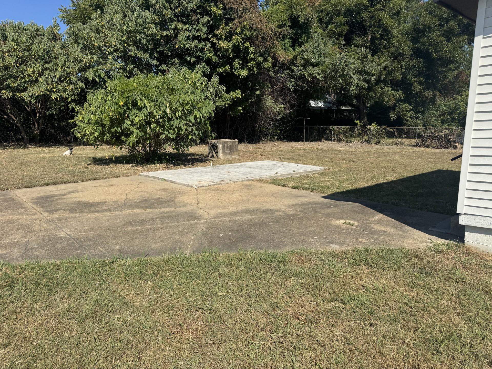 1305 Bryan St Property Photo 11