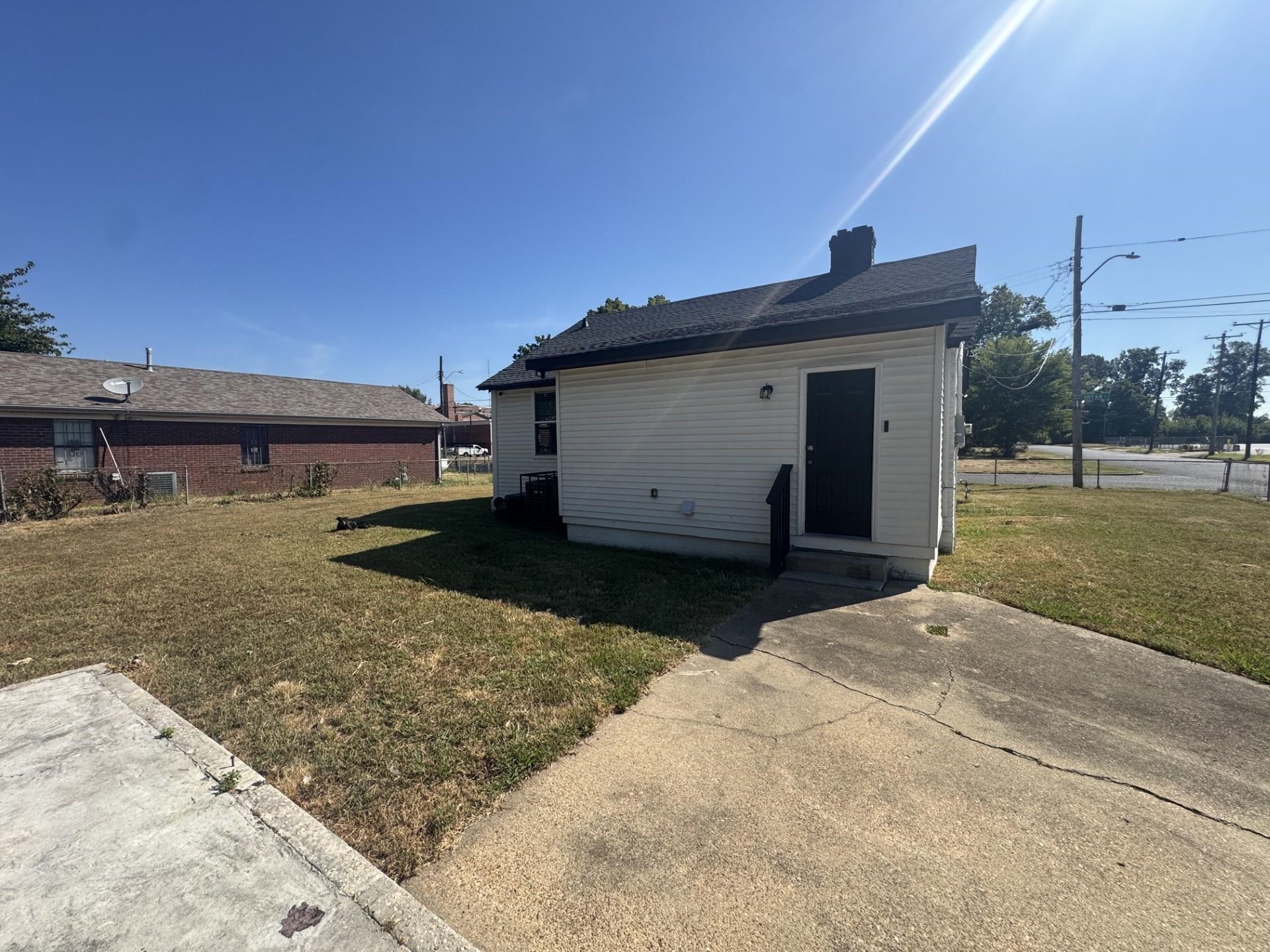 1305 Bryan St Property Photo 12