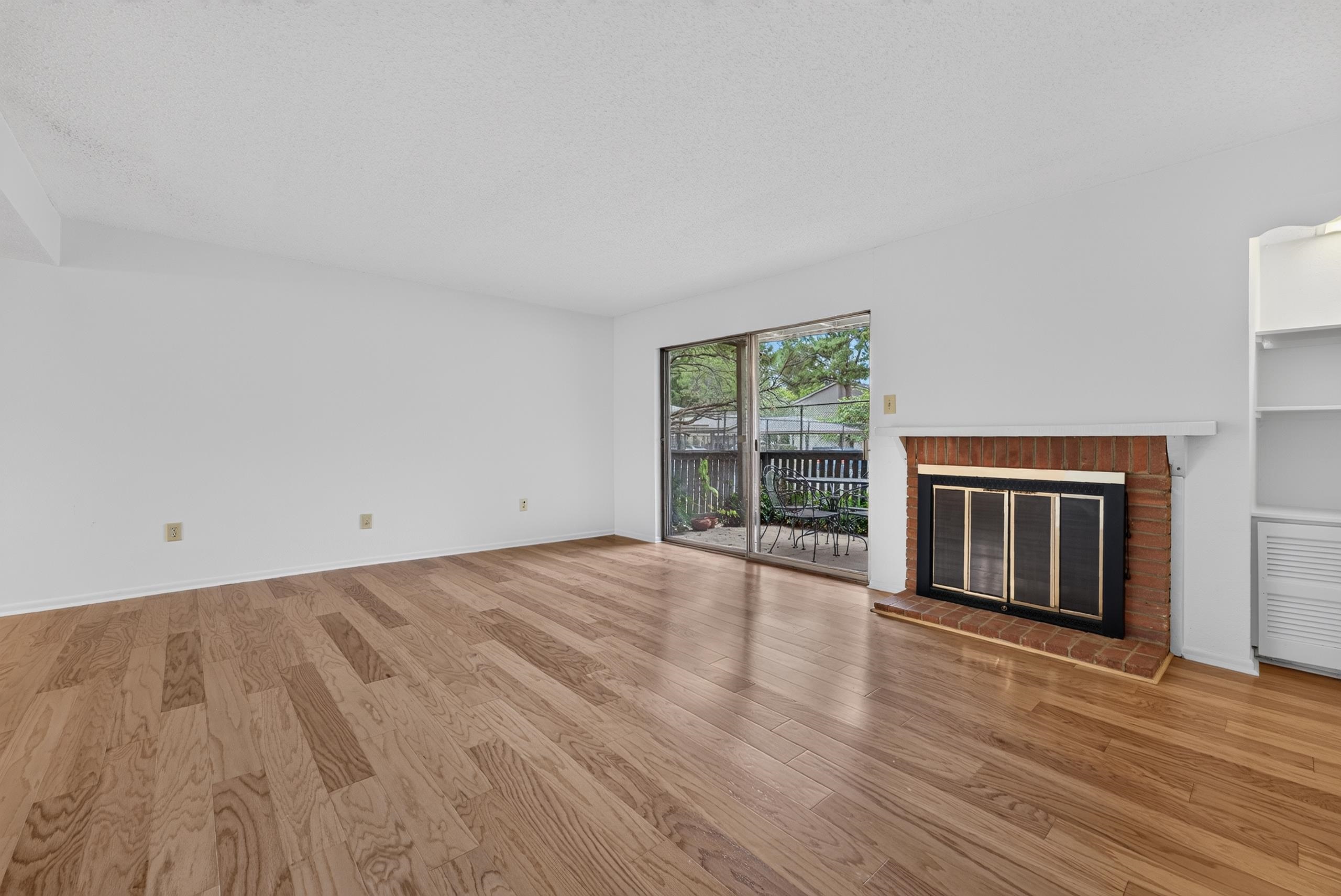 843 Thistledown Dr 1 Property Photo 5