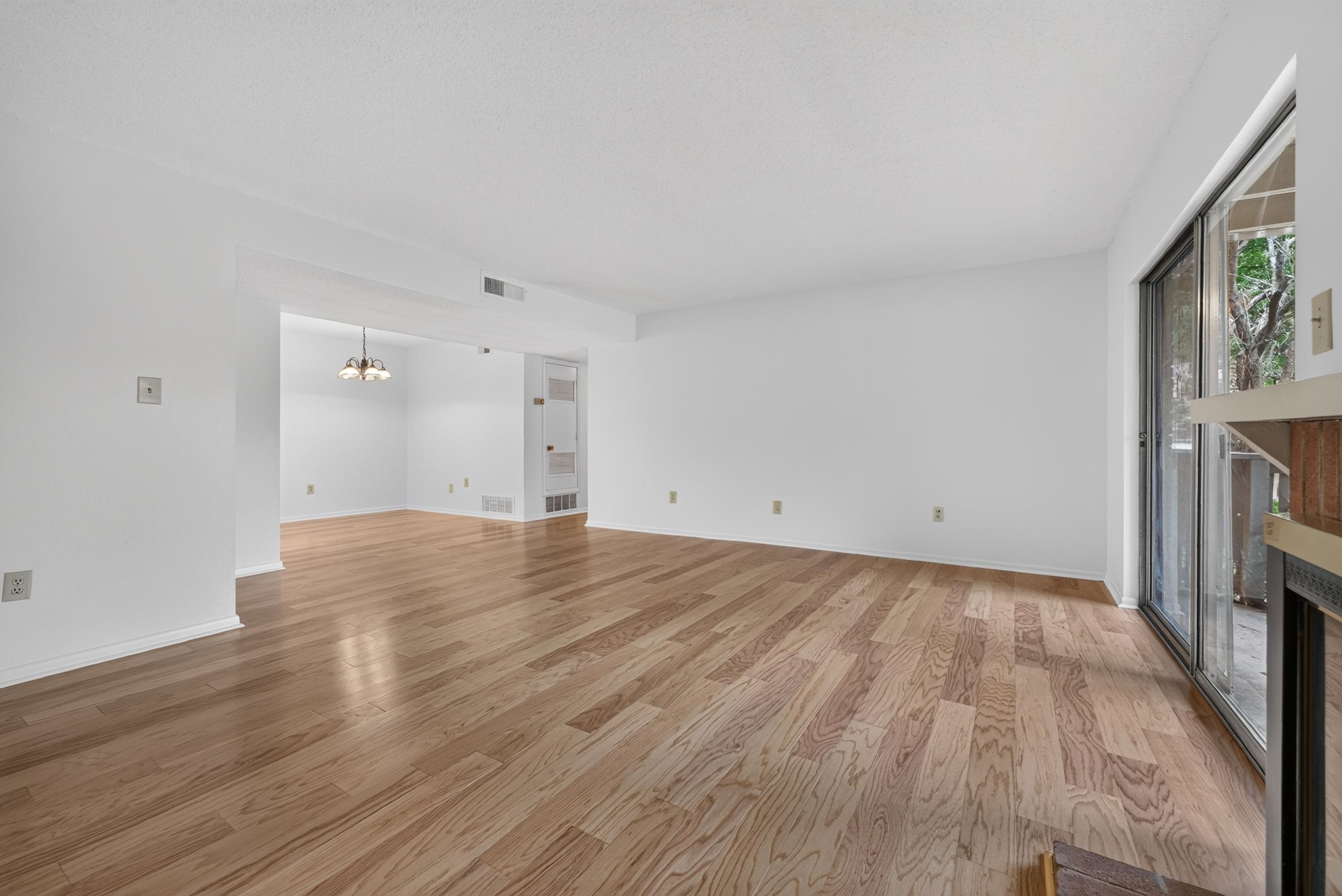 843 Thistledown Dr 1 Property Photo 6