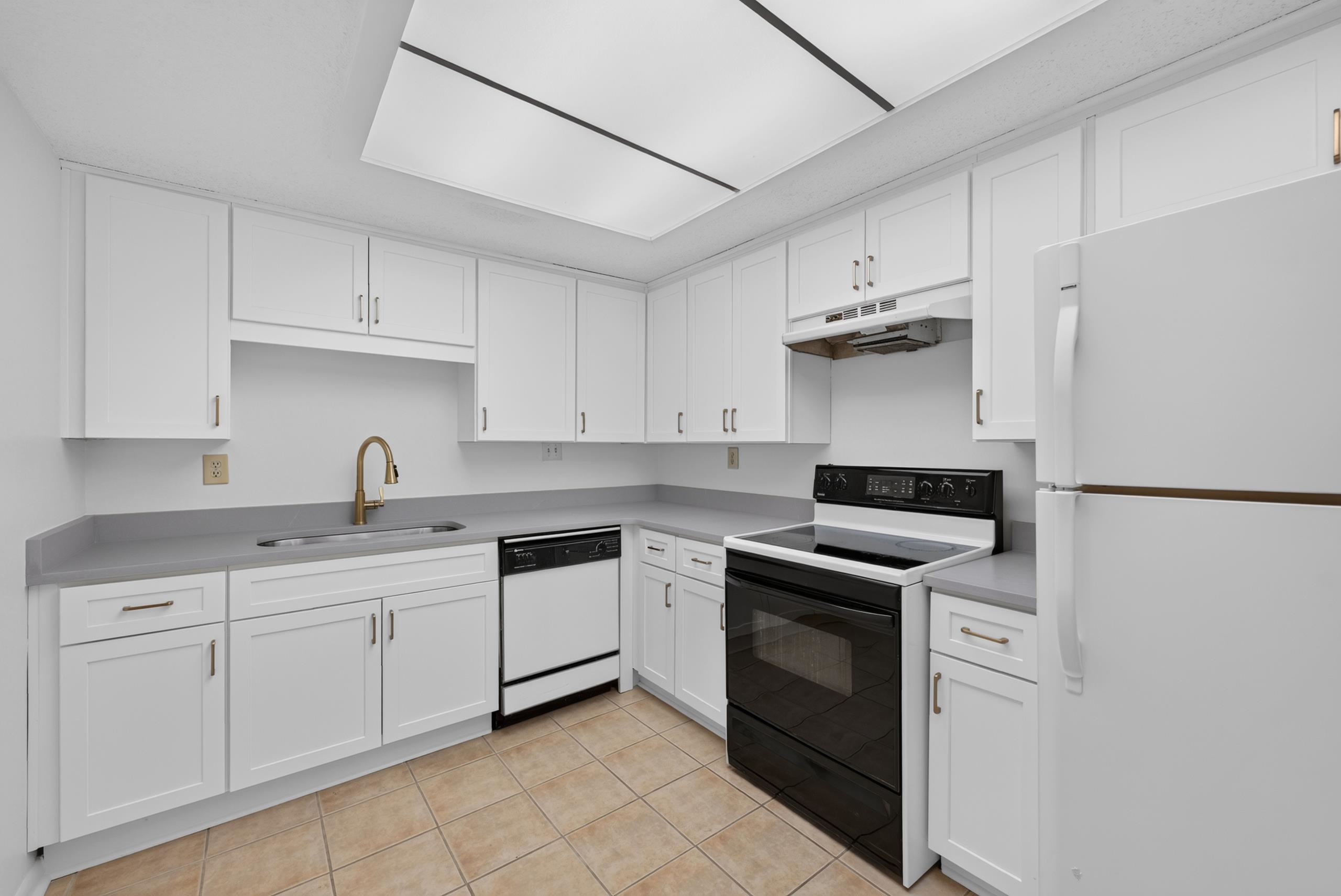 843 Thistledown Dr 1 Property Photo 10