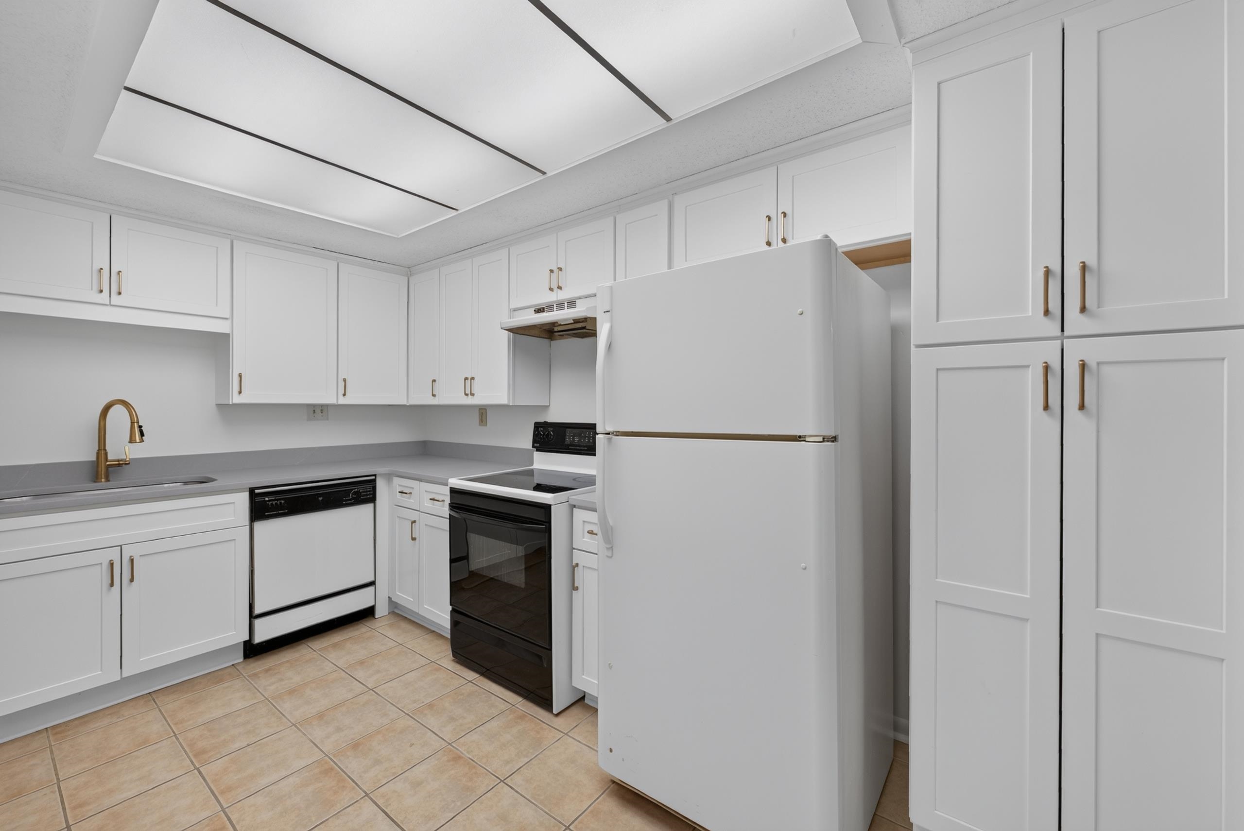 843 Thistledown Dr 1 Property Photo 11