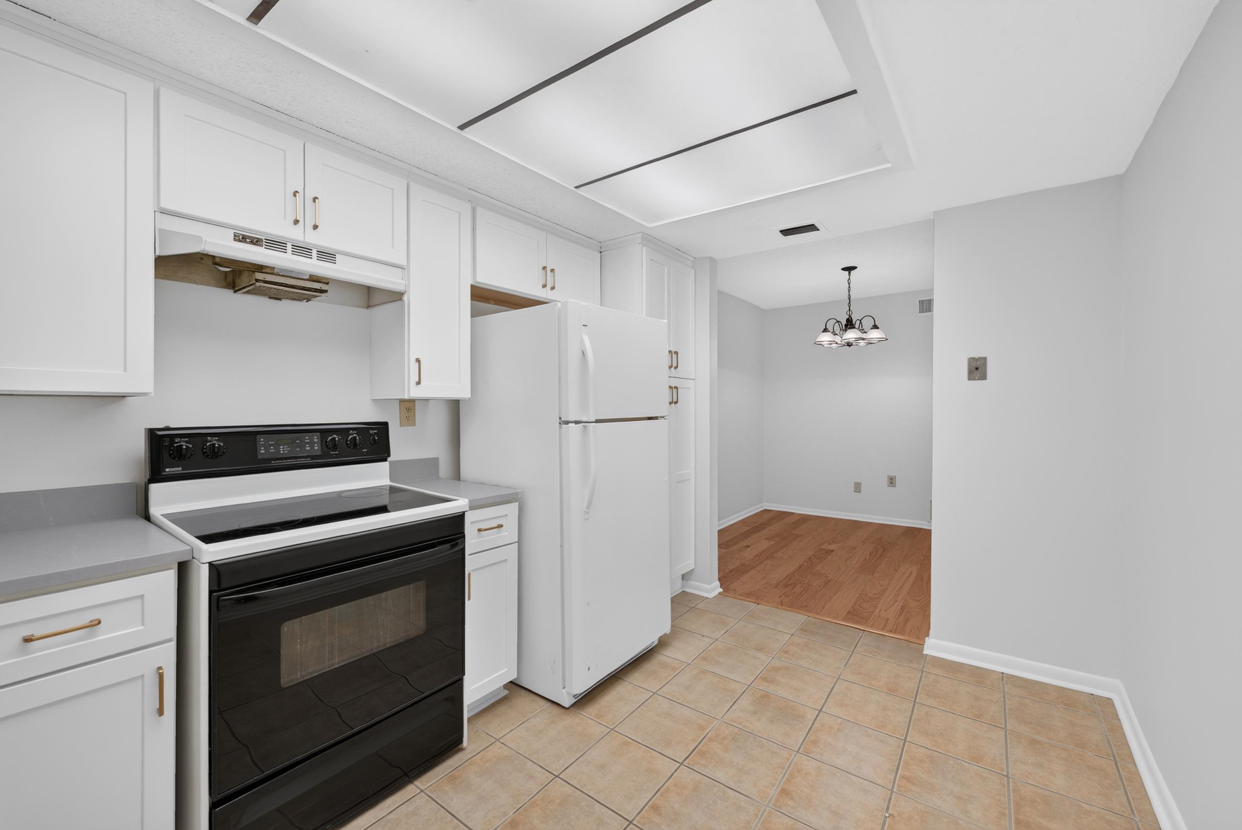 843 Thistledown Dr 1 Property Photo 12