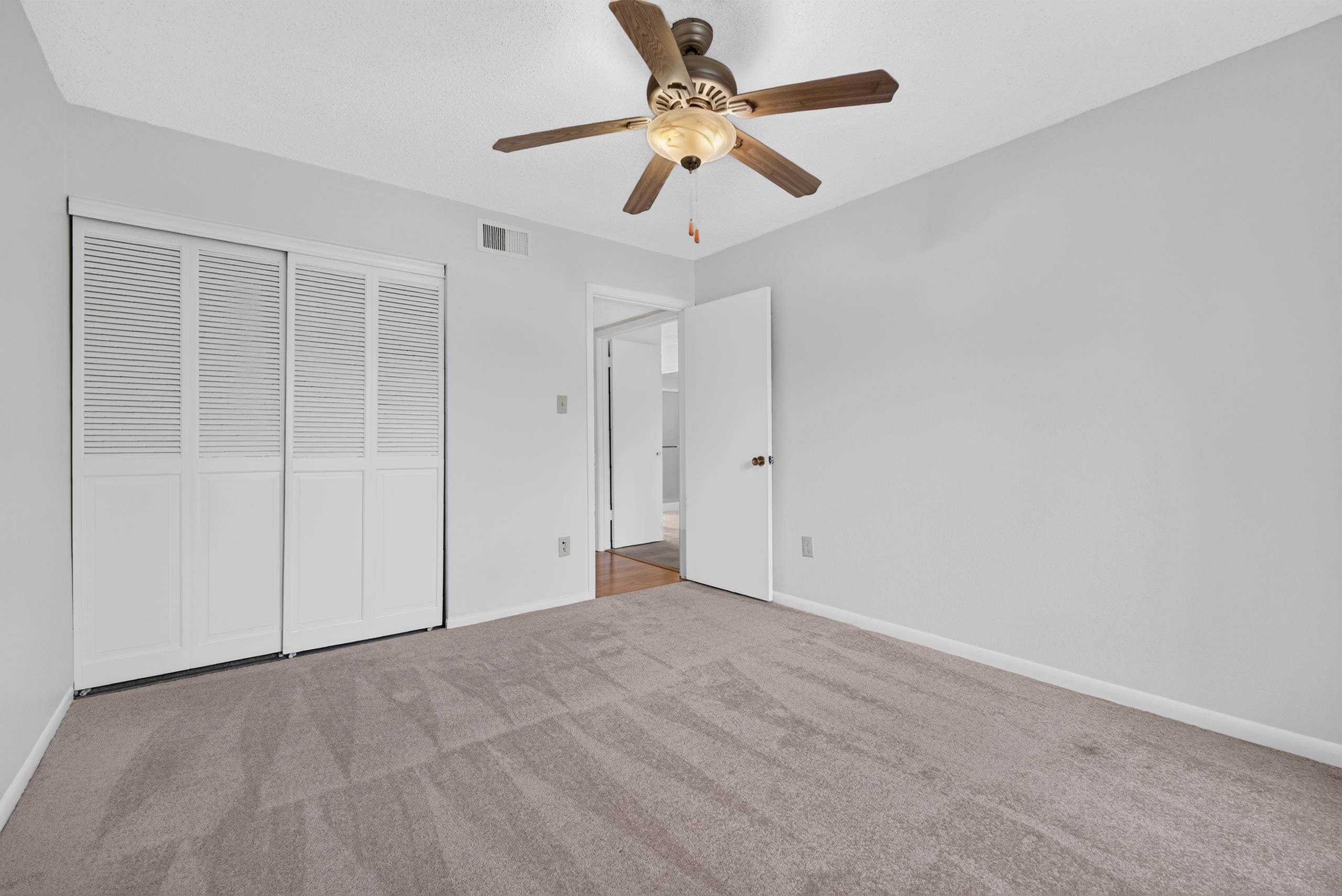 843 Thistledown Dr 1 Property Photo 18