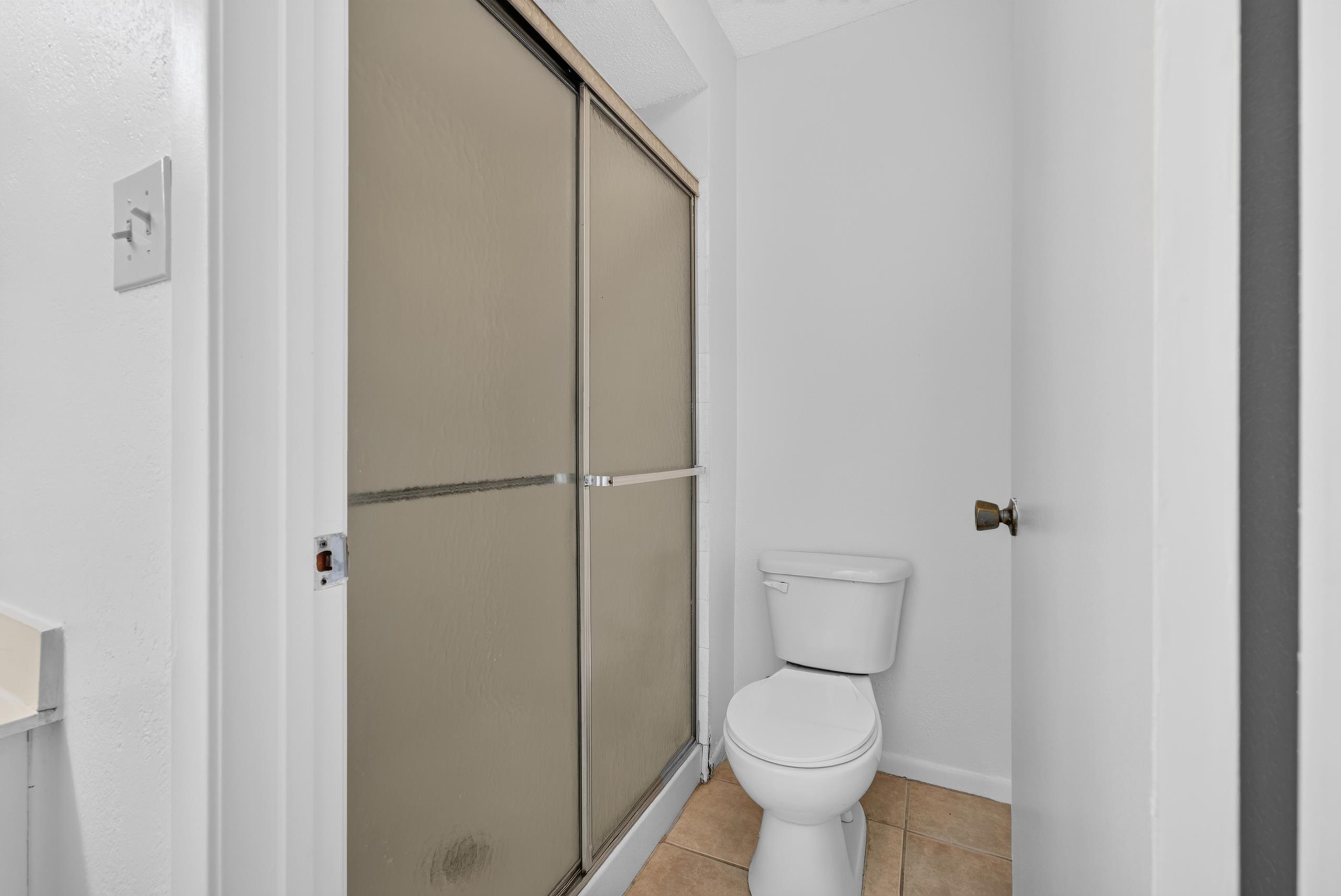 843 Thistledown Dr 1 Property Photo 23