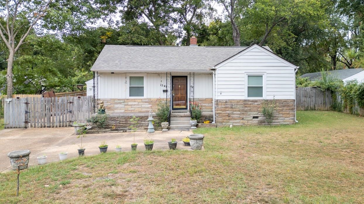 1541 TITUS RD Property Photo 1