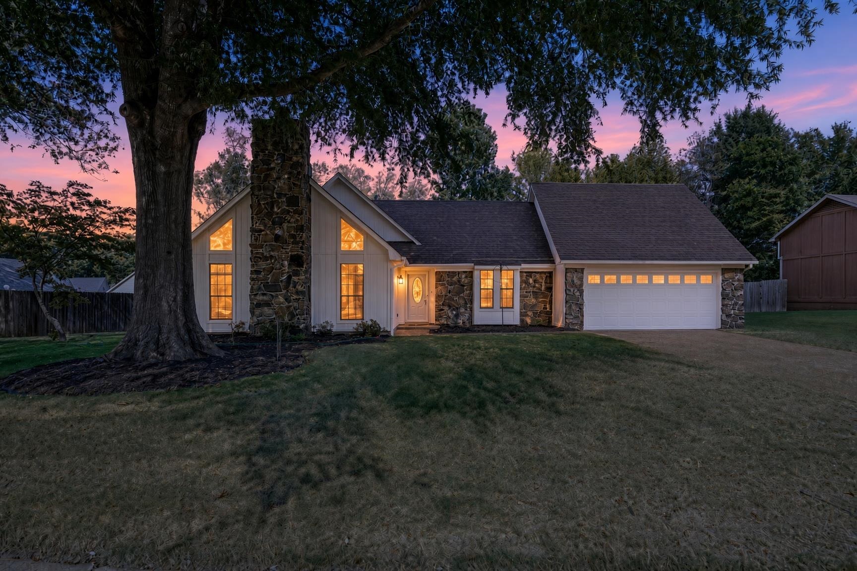 9450 Woodcutter Ln Property Photo 2
