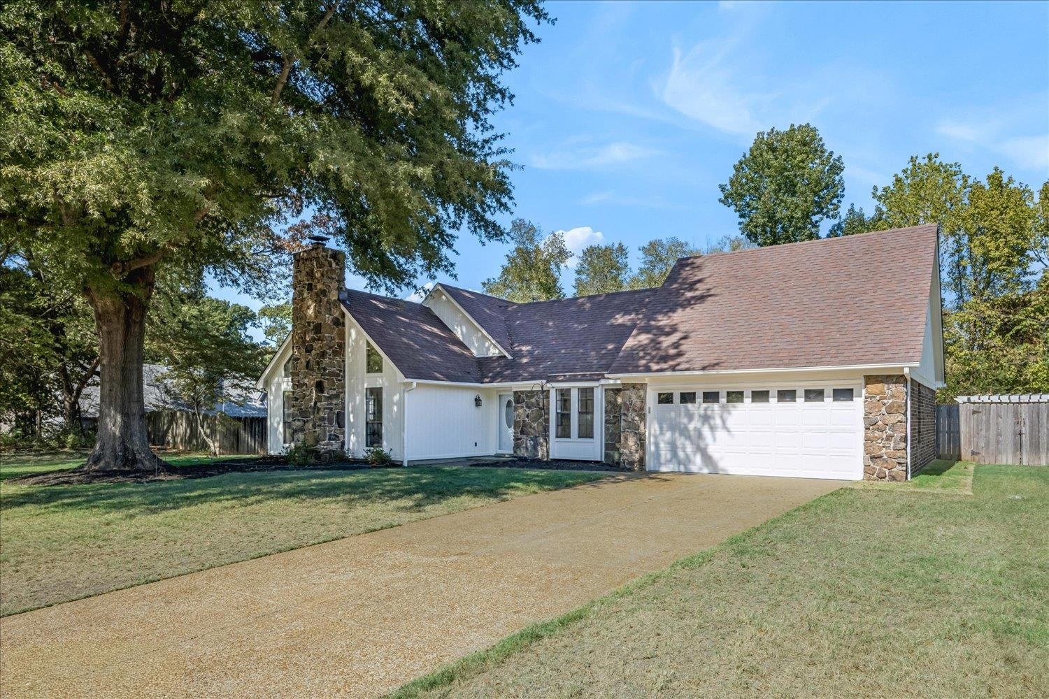 9450 Woodcutter Ln Property Photo 3