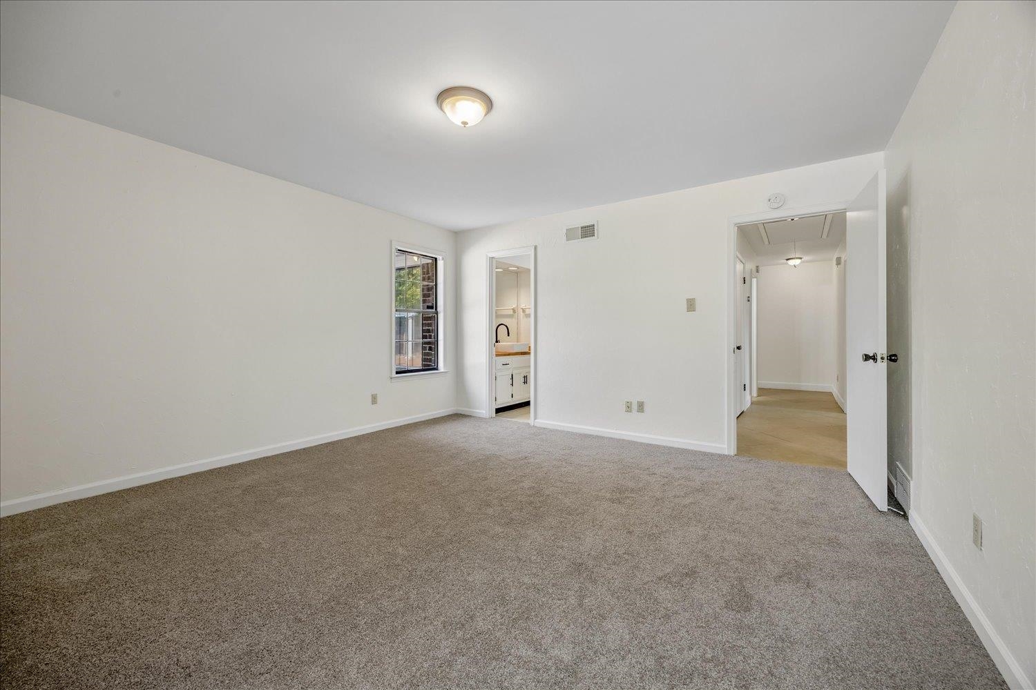 9450 Woodcutter Ln Property Photo 20