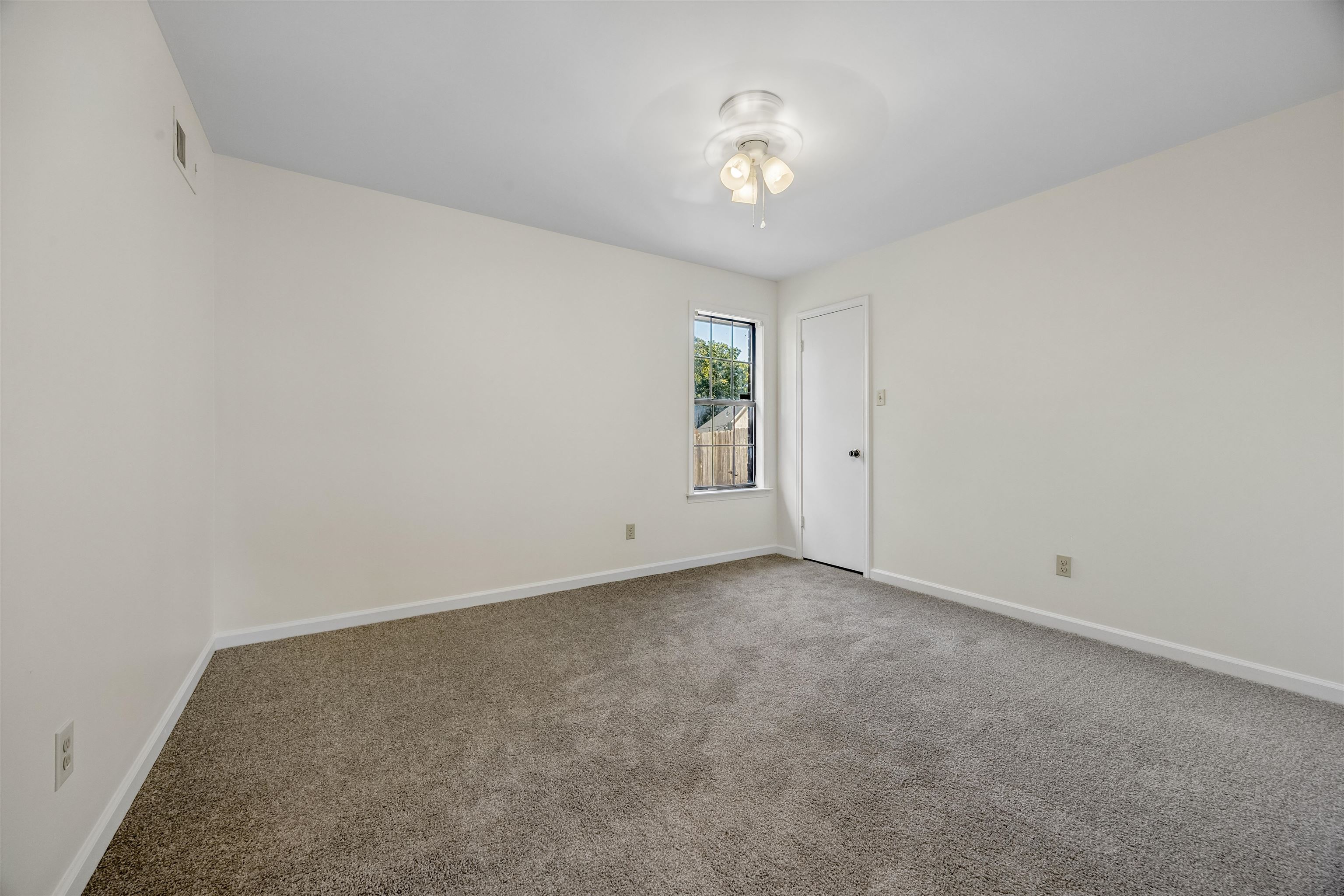 9450 Woodcutter Ln Property Photo 24