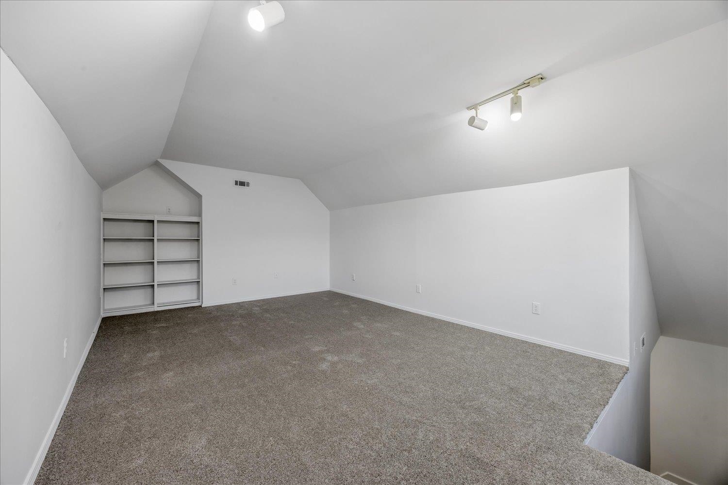 9450 Woodcutter Ln Property Photo 28