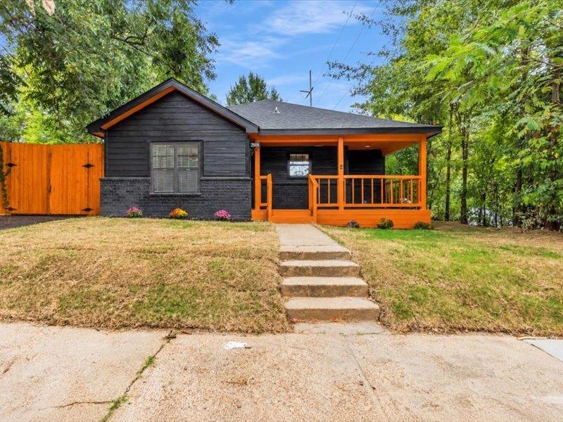 2909 YALE AVE Property Photo 1