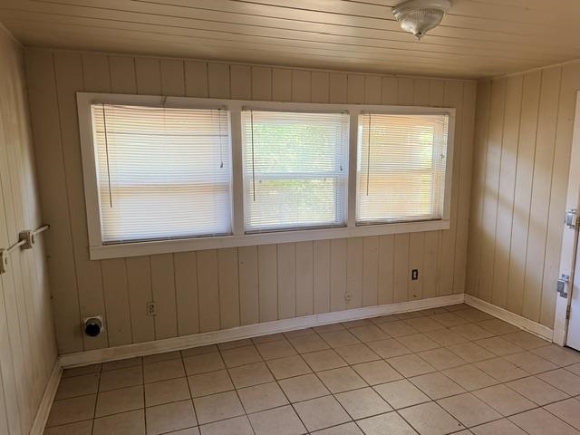1571 Jackson Ave Property Photo 8