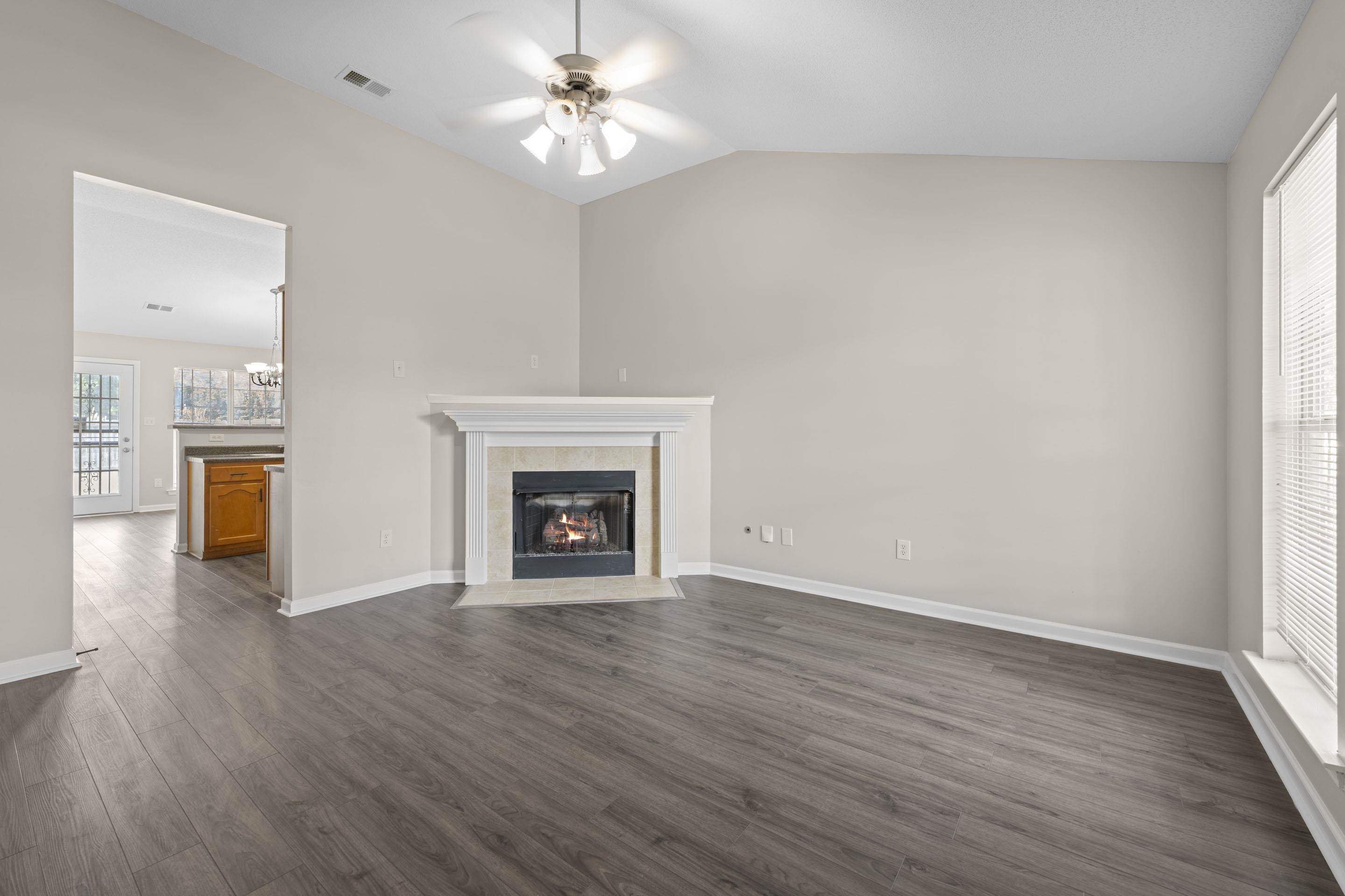 2529 Boxford Ln Property Photo 5