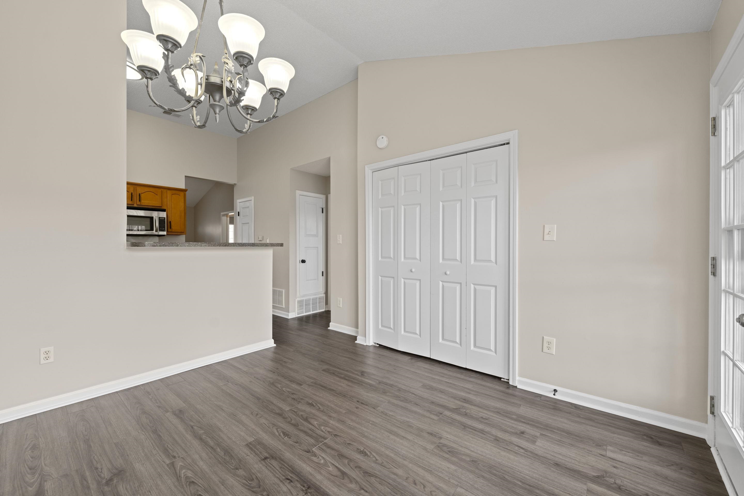 2529 Boxford Ln Property Photo 8