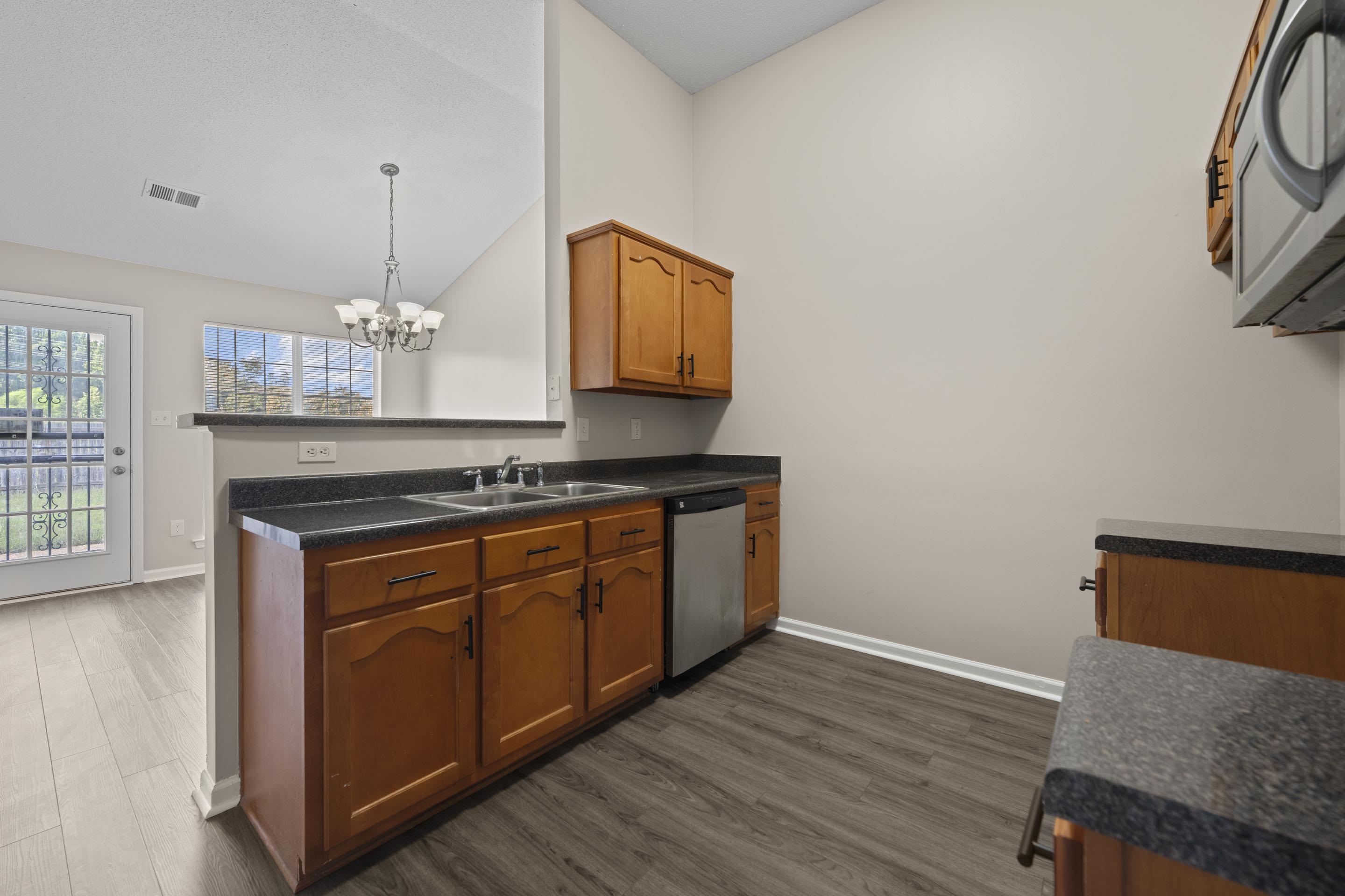 2529 Boxford Ln Property Photo 9