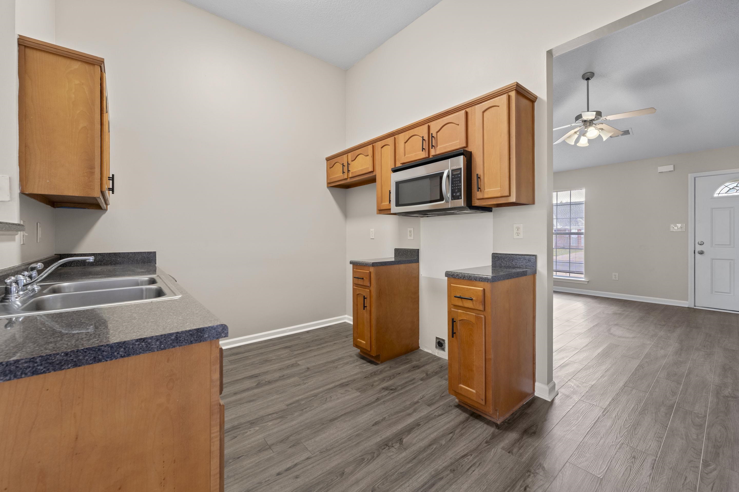 2529 Boxford Ln Property Photo 10