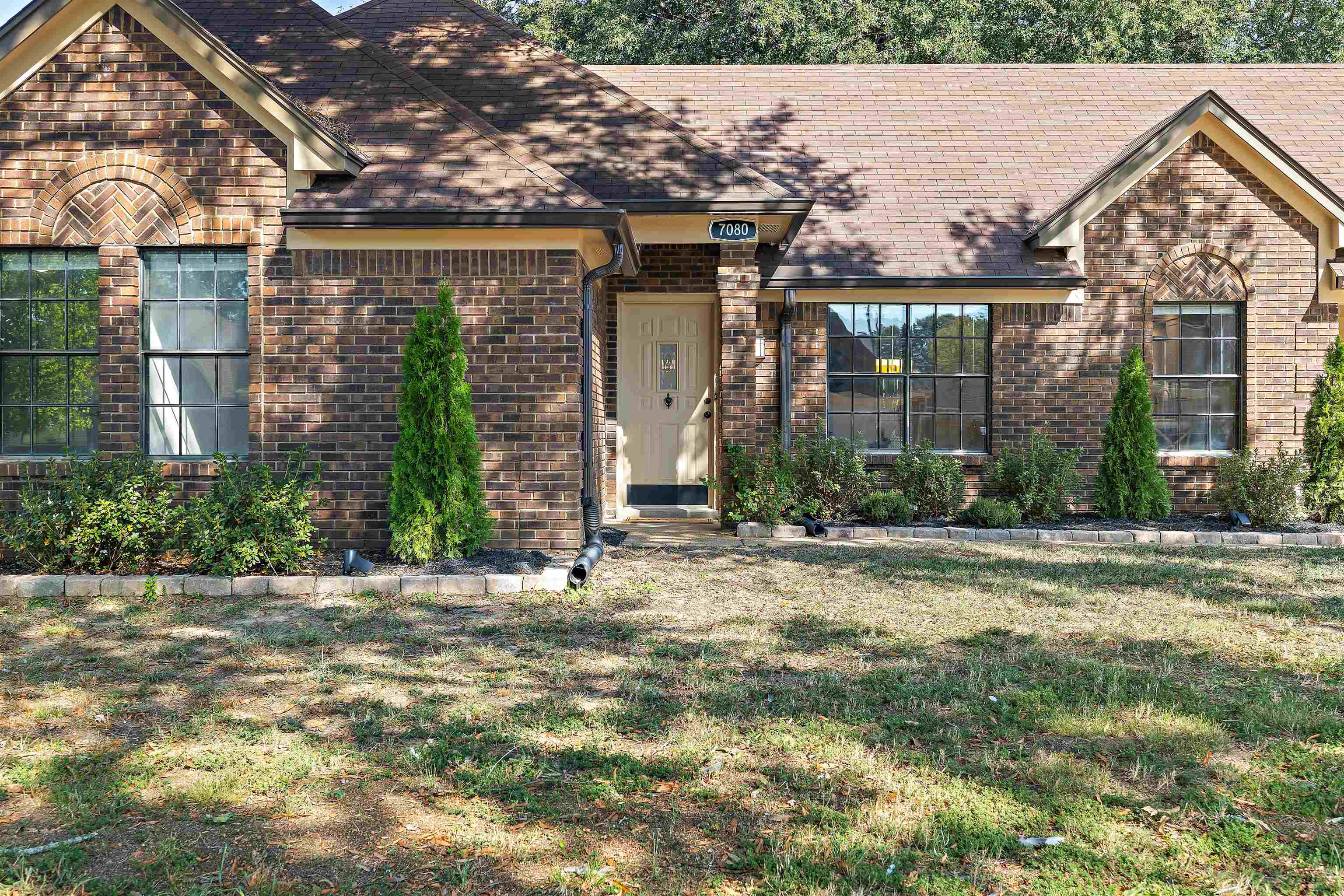 7080 Cedardale Rd Property Photo 1