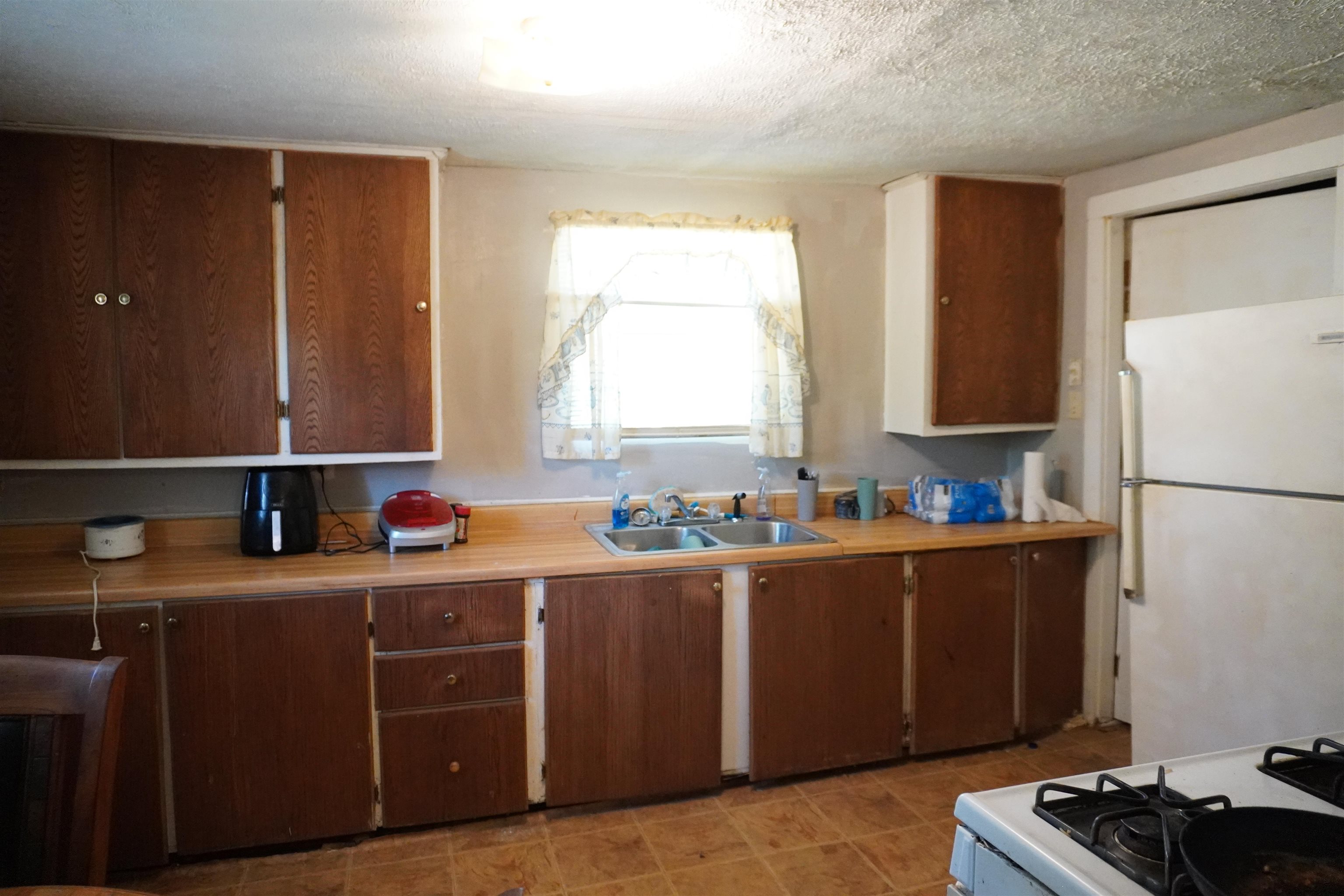 621 Etheridge St Property Photo 7