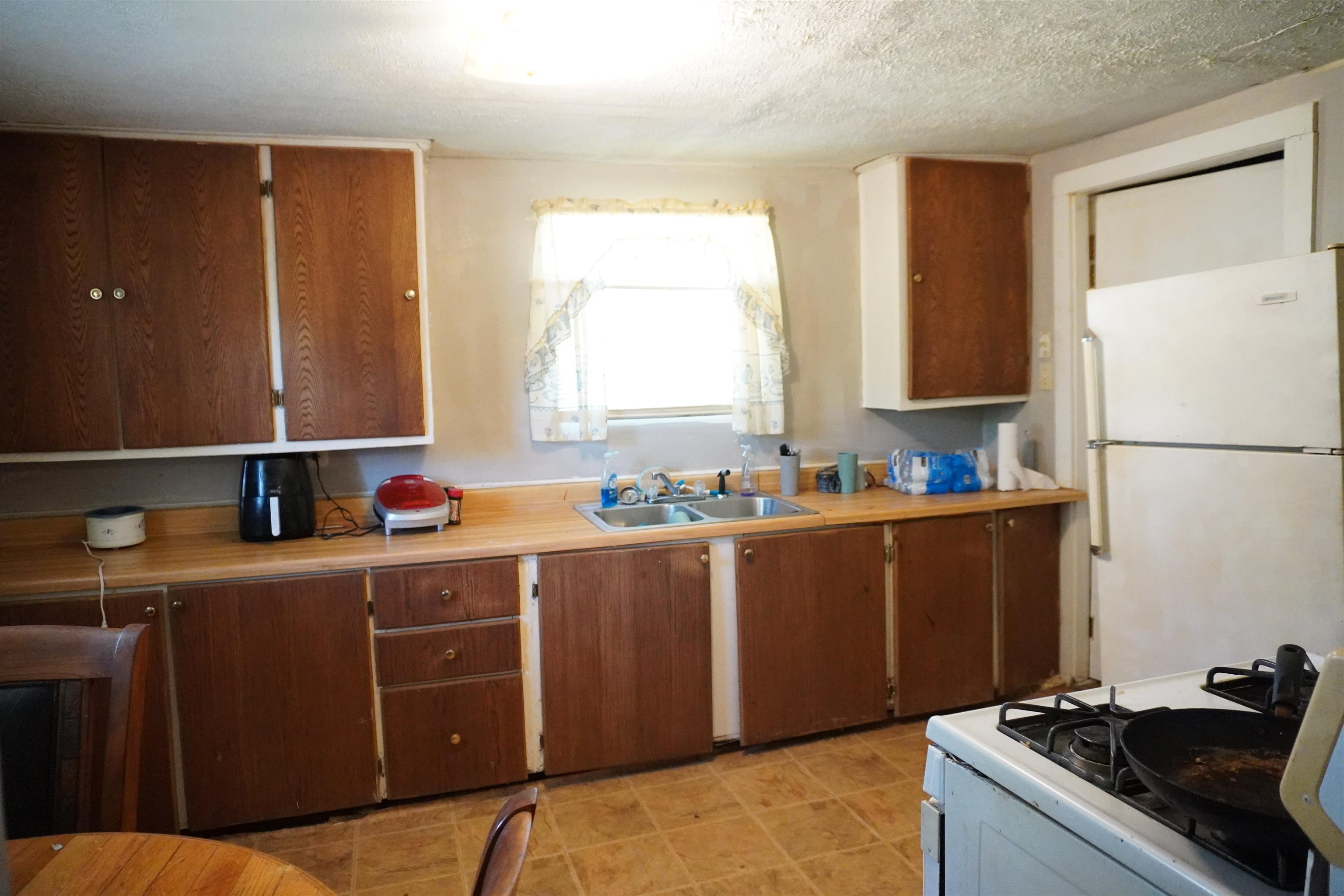 621 Etheridge St Property Photo 8
