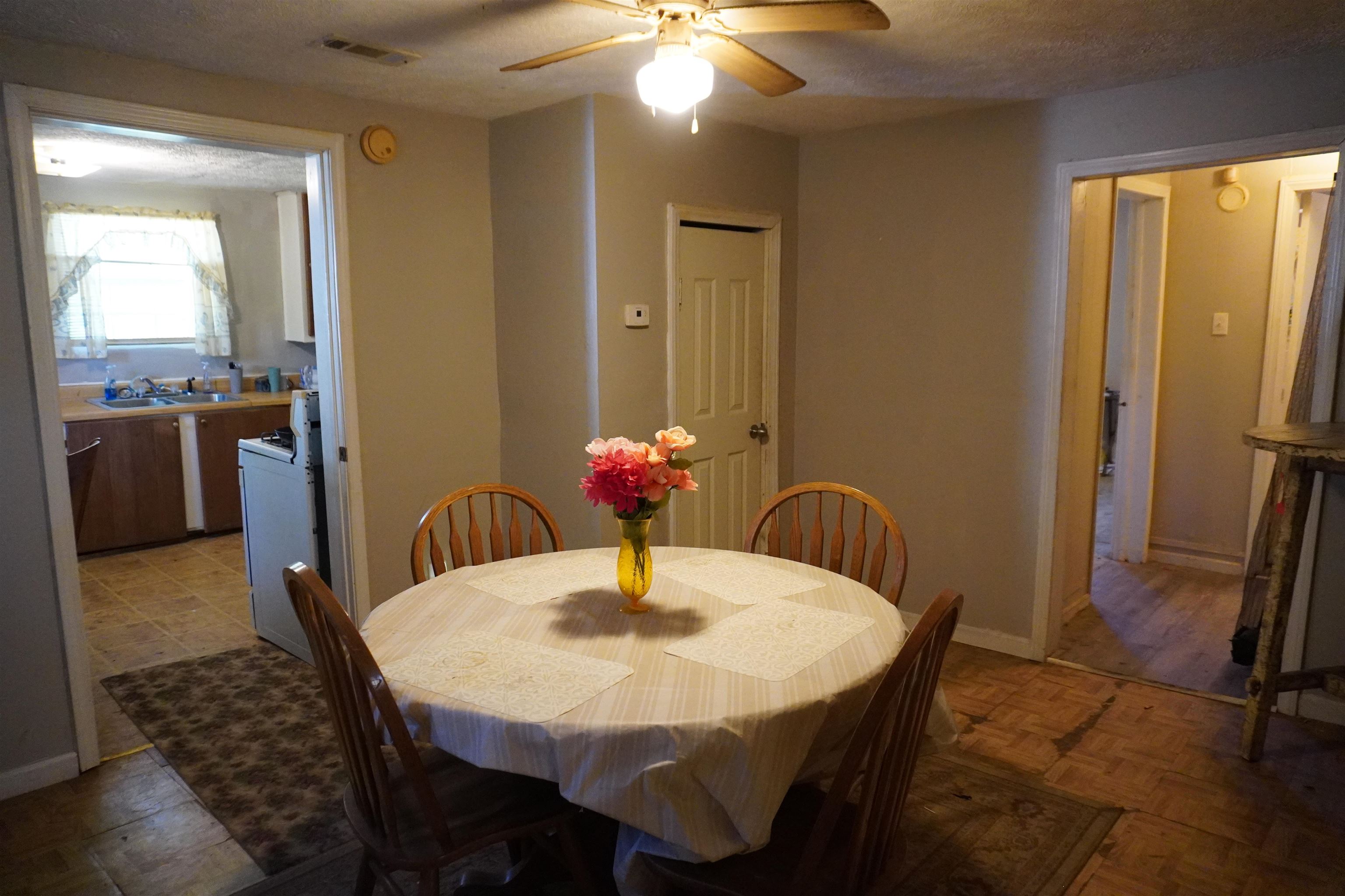 621 Etheridge St Property Photo 9