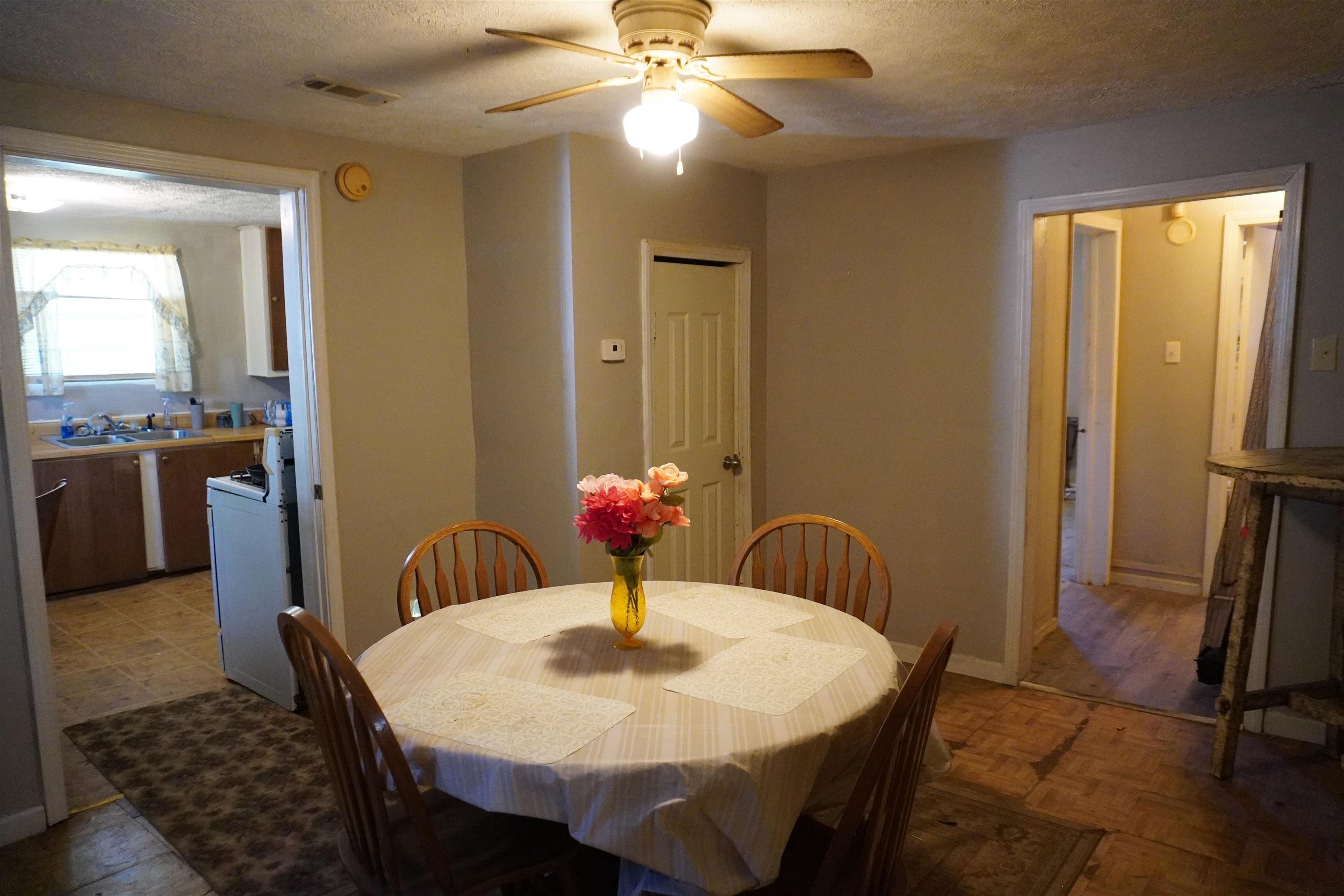 621 Etheridge St Property Photo 11
