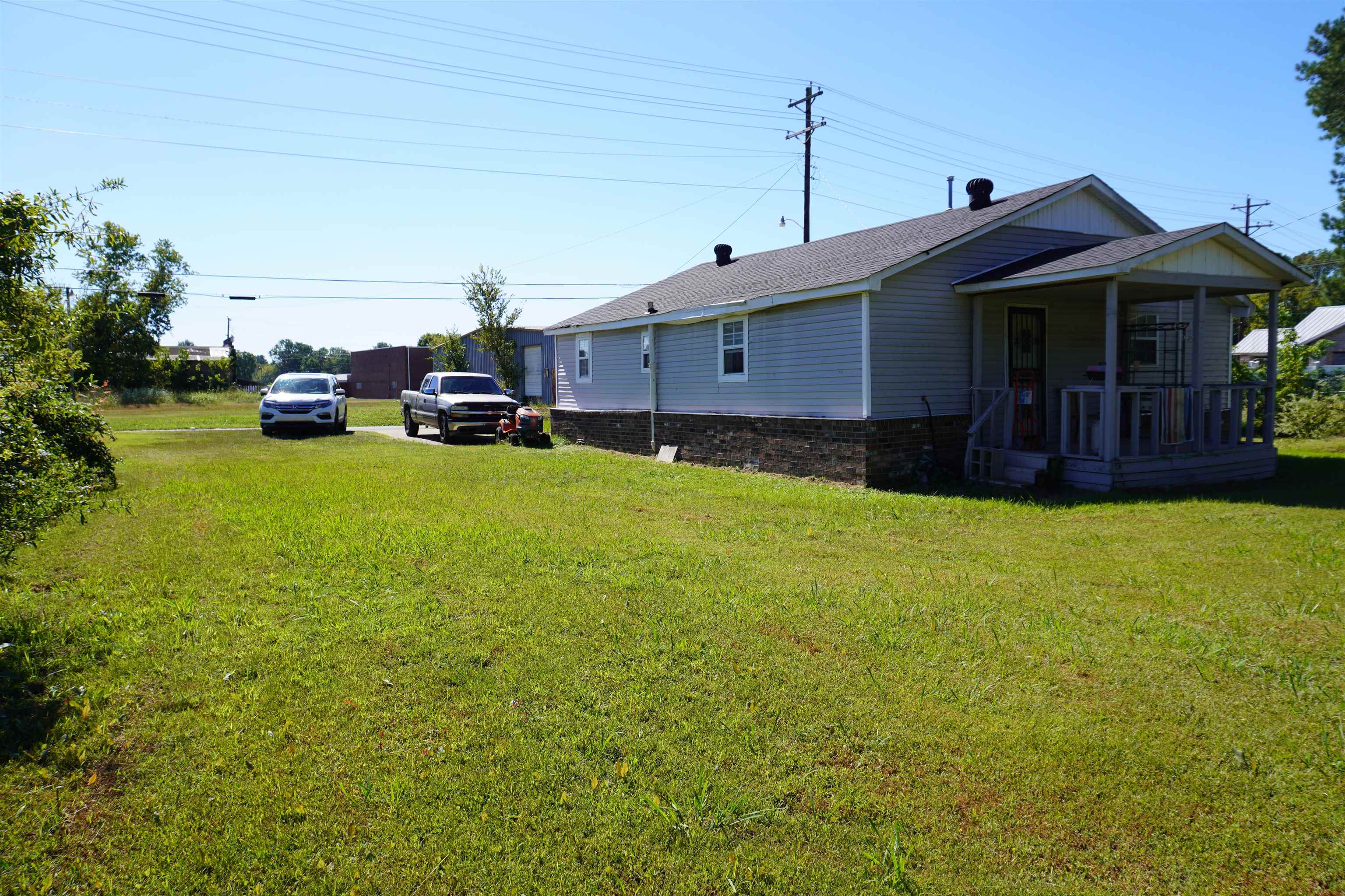 621 Etheridge St Property Photo 23