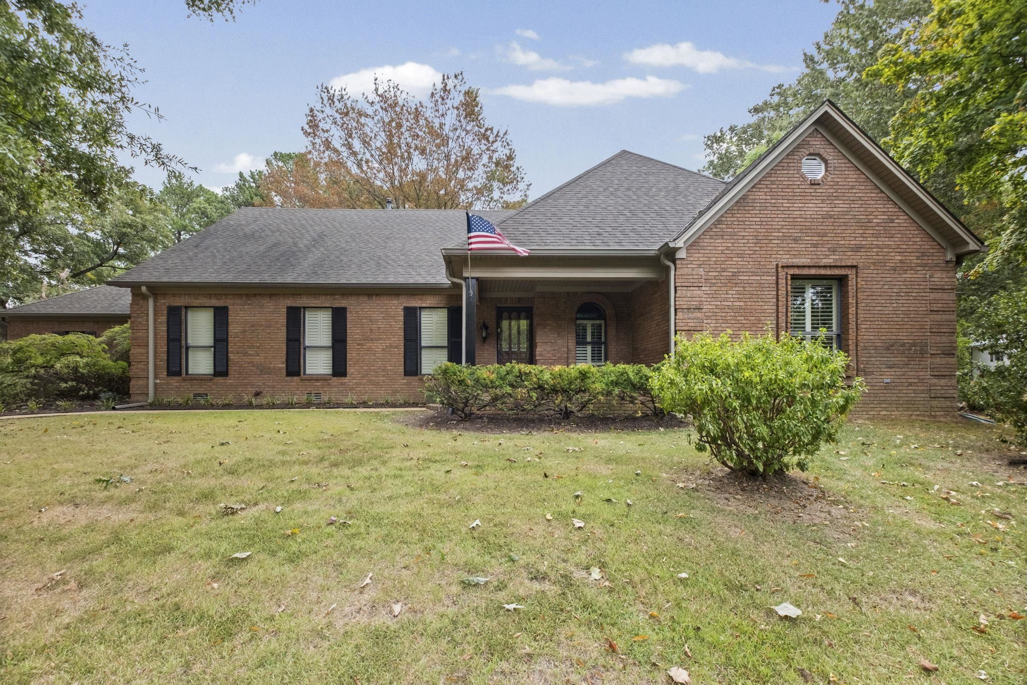 1524 Garland Dr Property Photo 1
