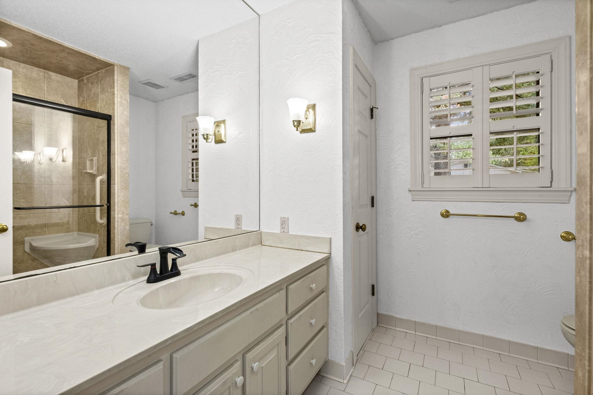 1524 Garland Dr Property Photo 20