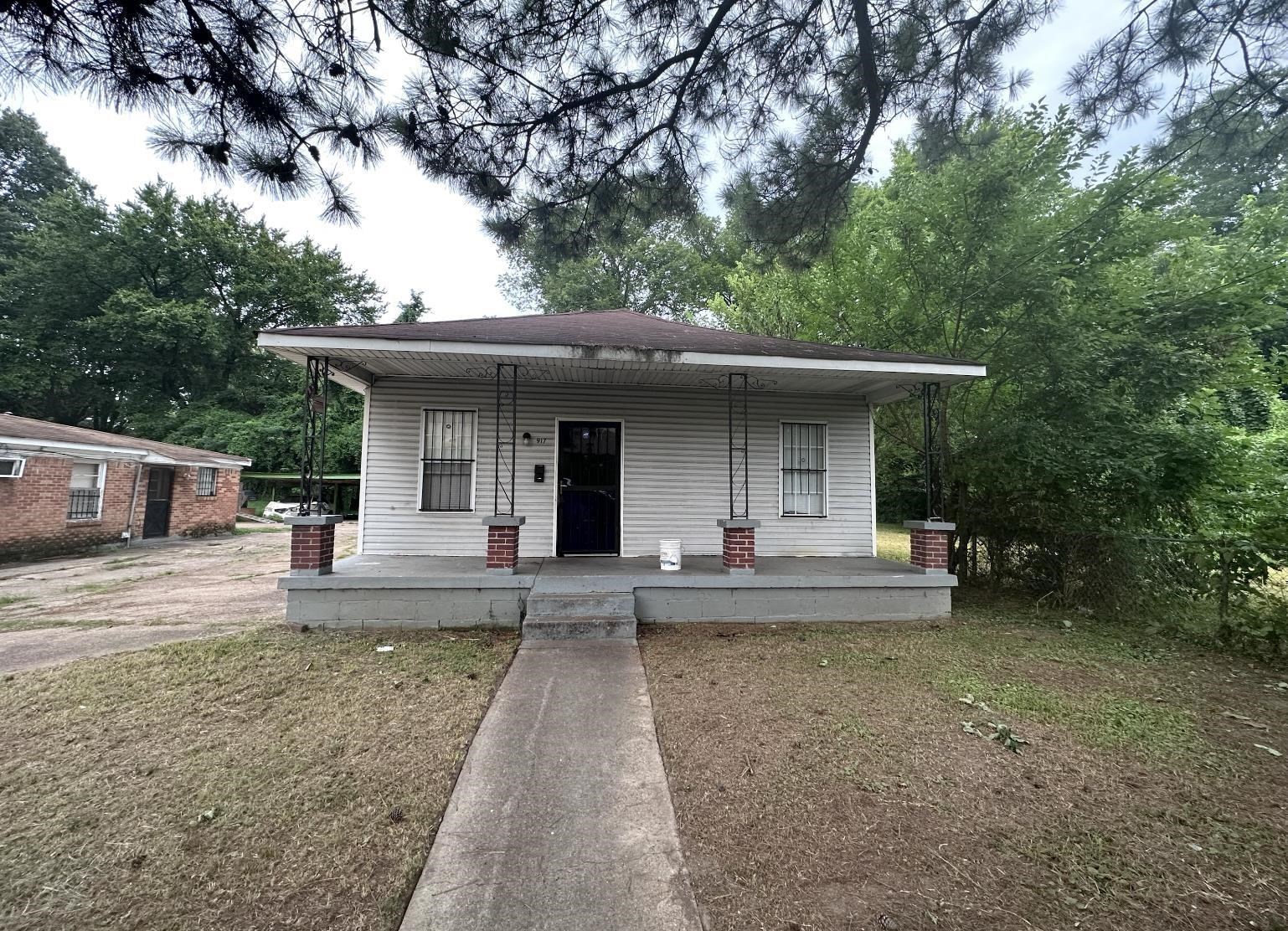 917 Lewis St Property Photo 1