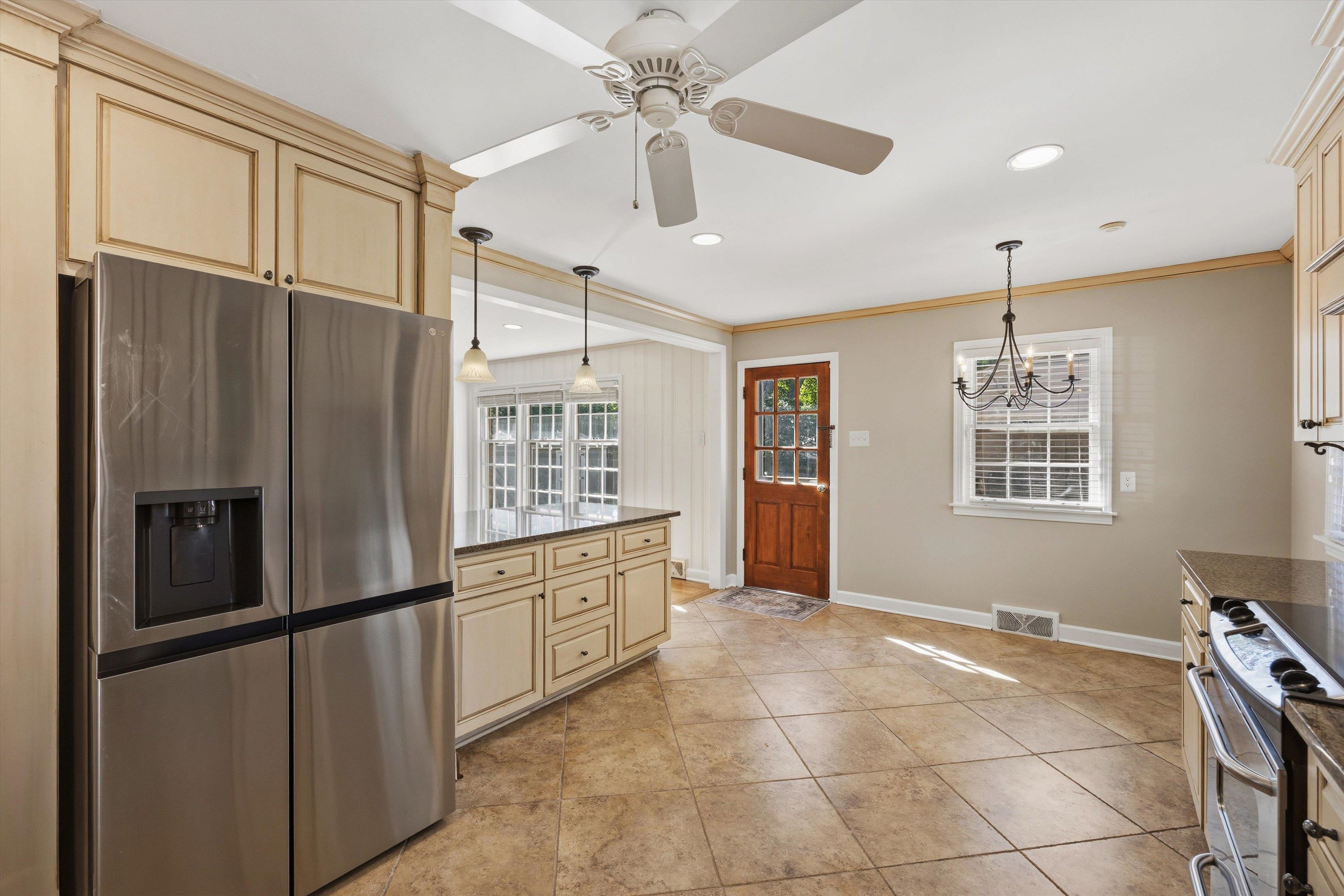 507 Melody Ln Property Photo 8