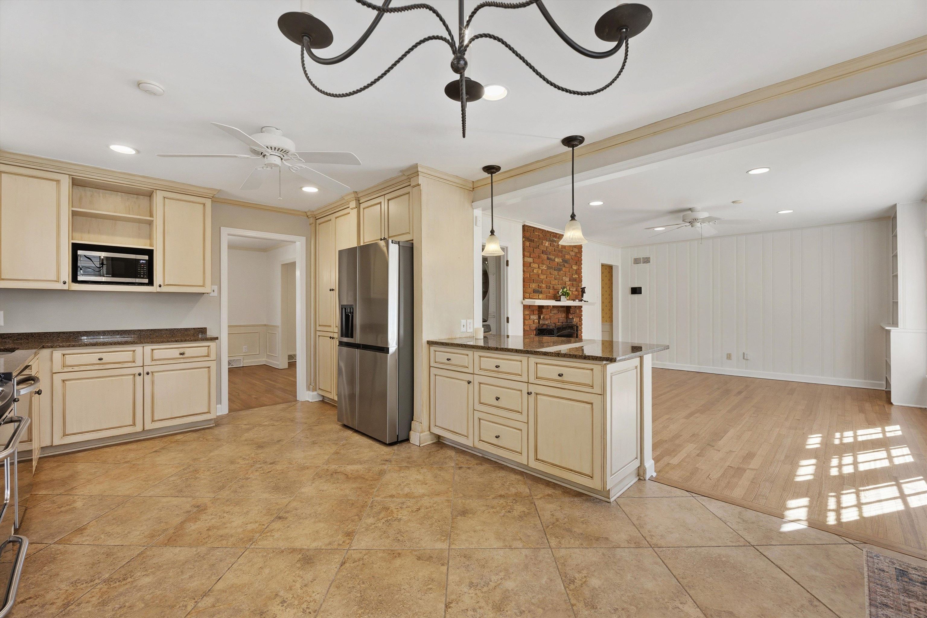 507 Melody Ln Property Photo 9