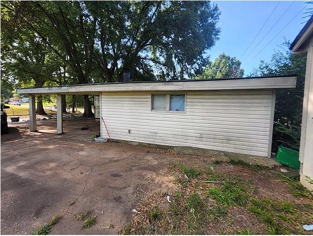 1366 Winfield Ave Property Photo 2