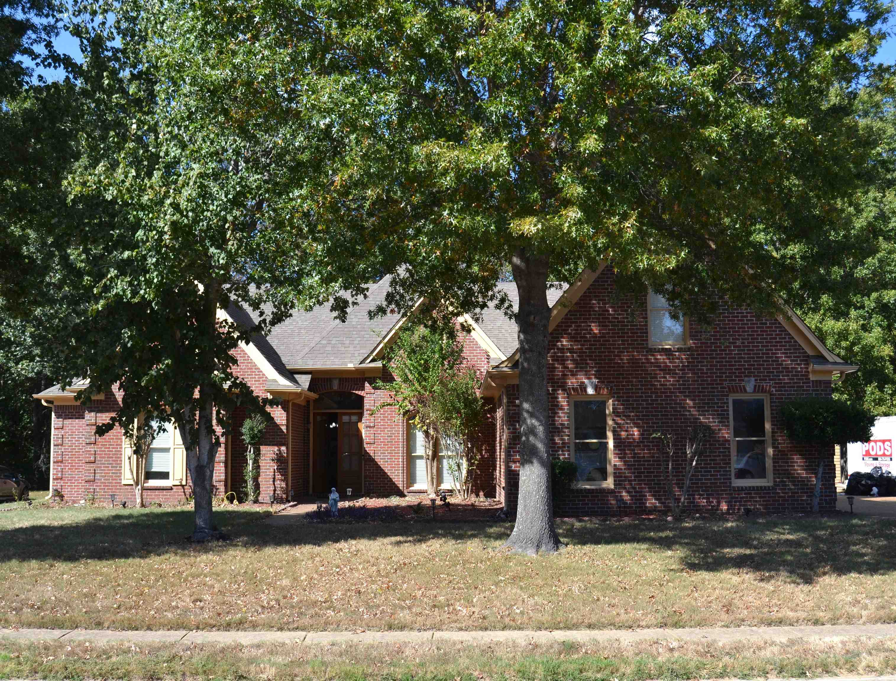 9160 Huntington Oak Dr Property Photo 1