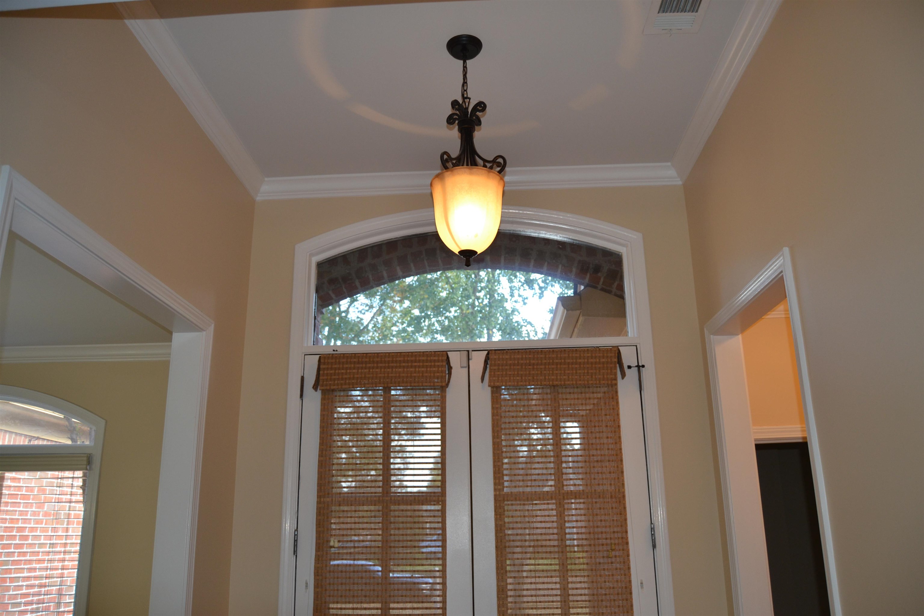 9160 Huntington Oak Dr Property Photo 5
