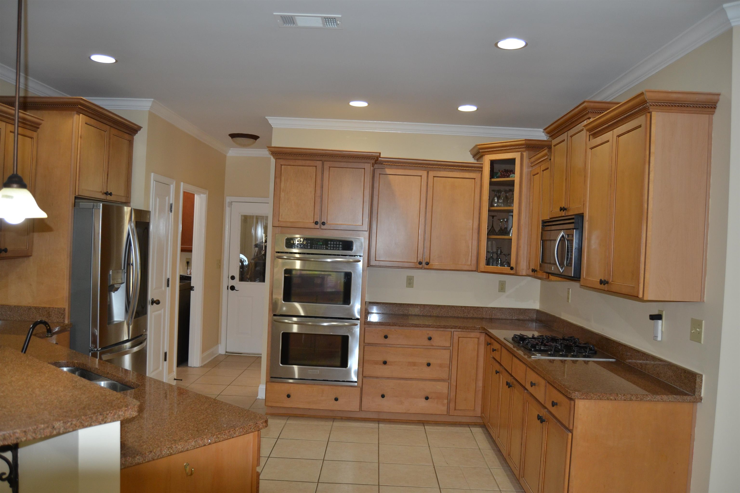 9160 Huntington Oak Dr Property Photo 11