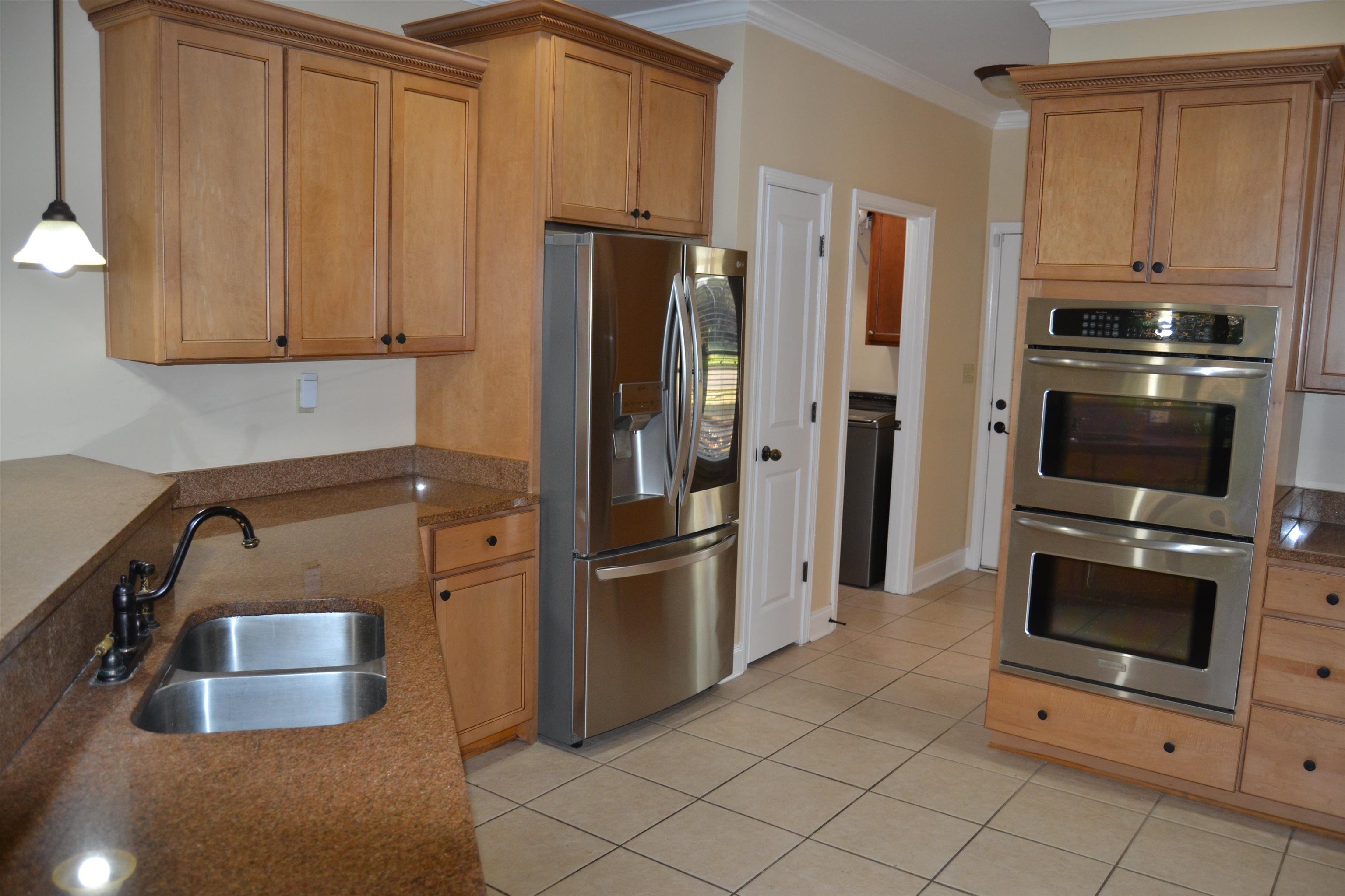 9160 Huntington Oak Dr Property Photo 13