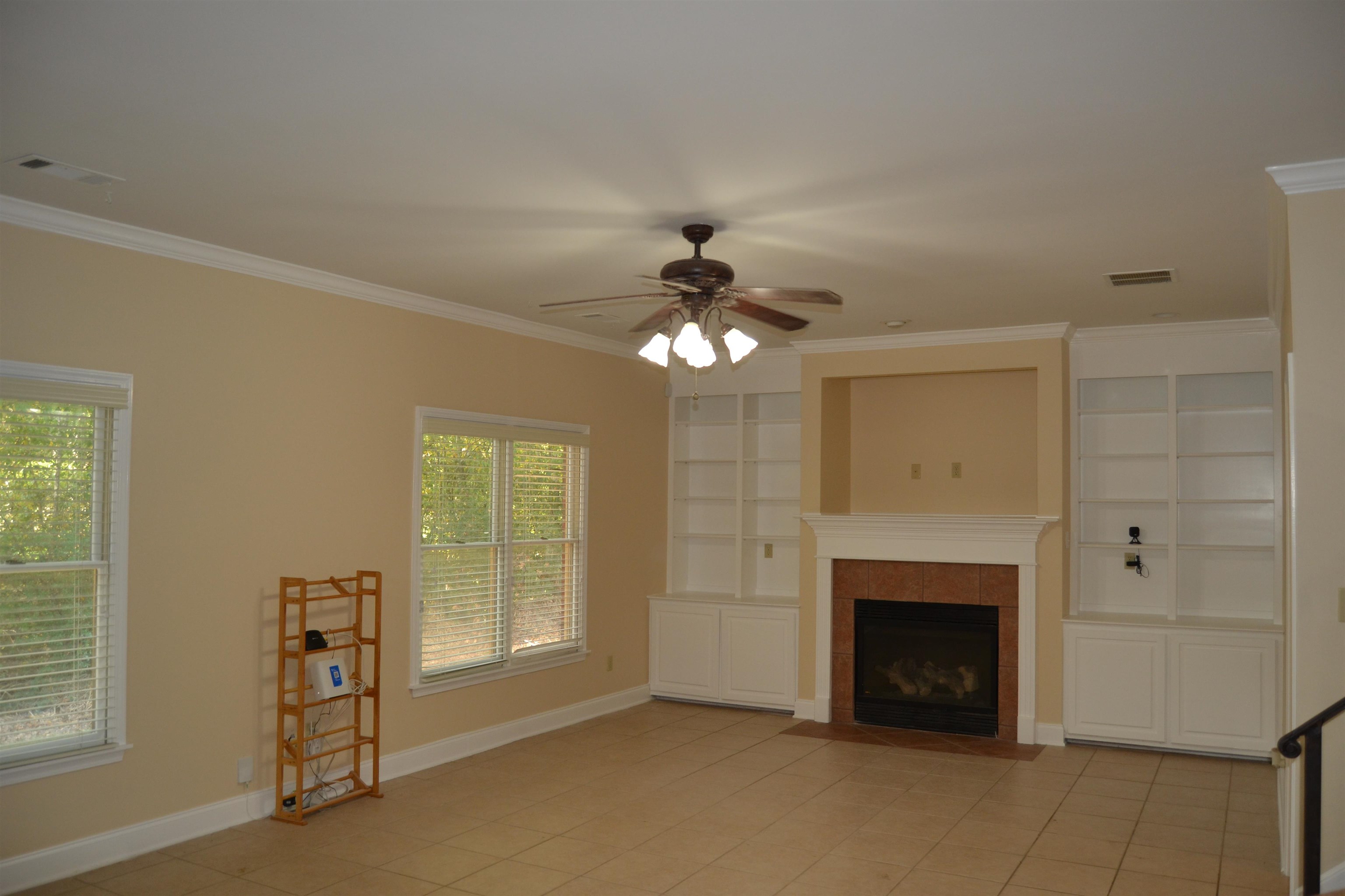 9160 Huntington Oak Dr Property Photo 17