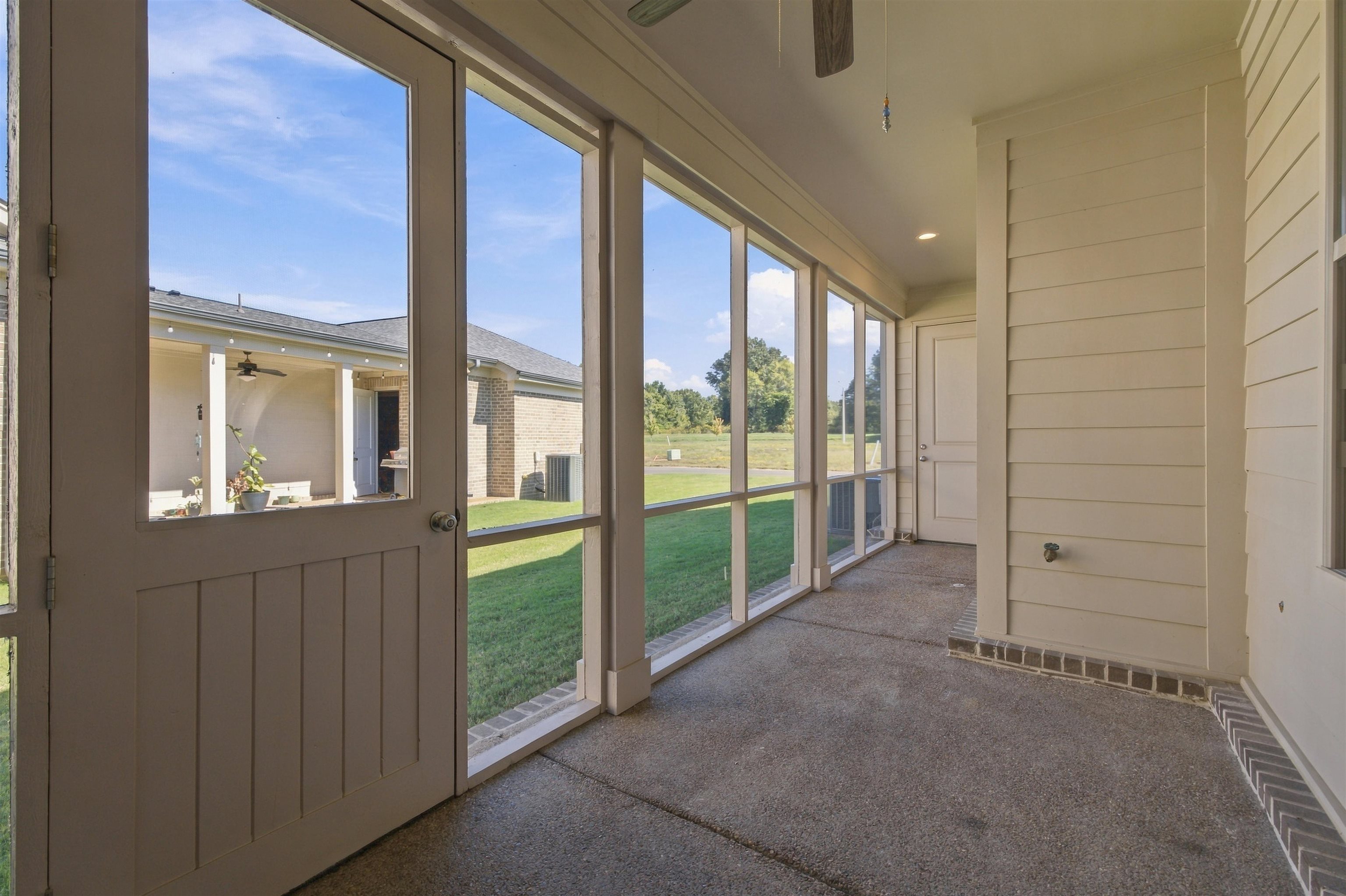 550 Ashburn Dr Property Photo 8