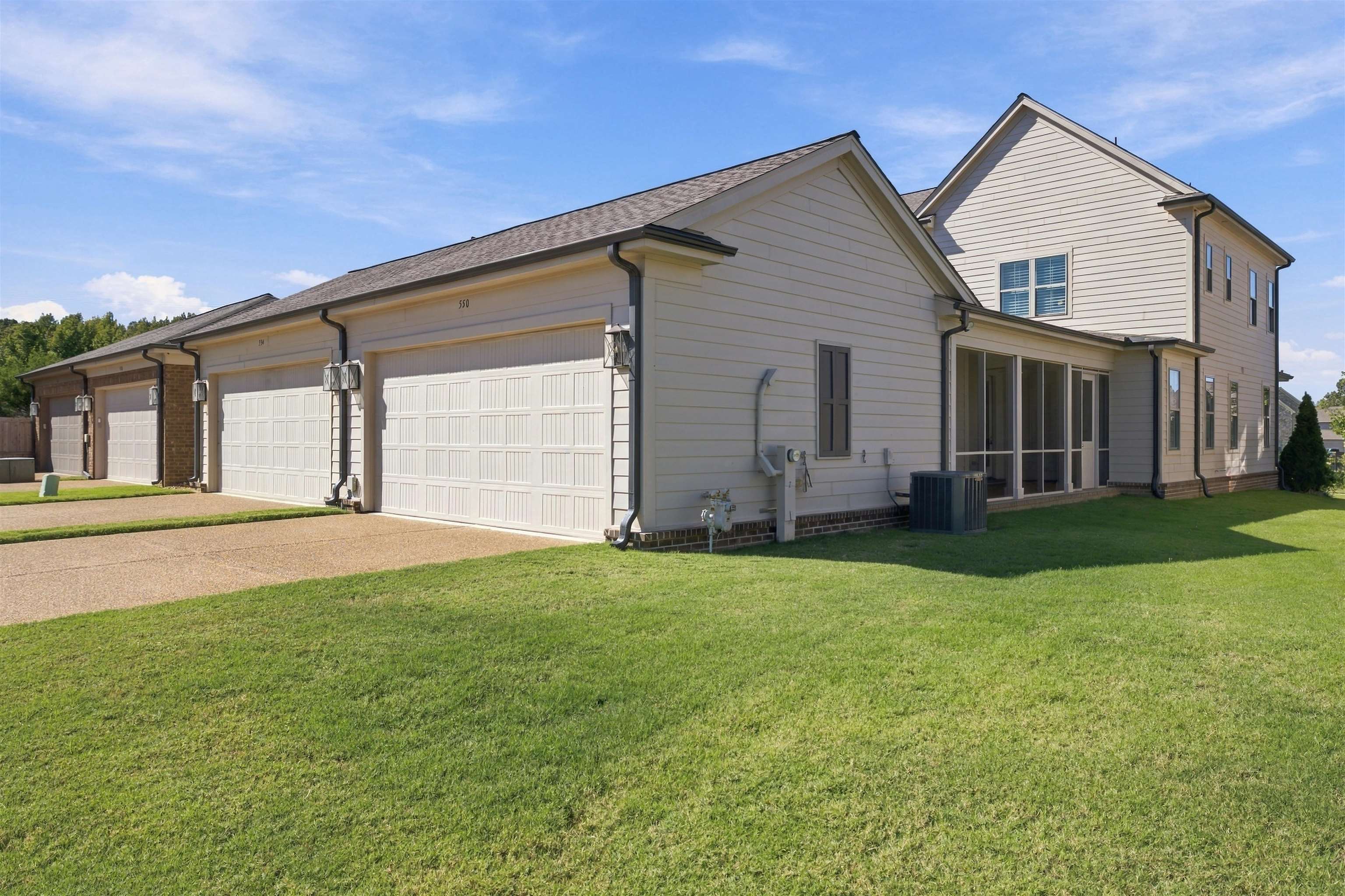 550 Ashburn Dr Property Photo 14