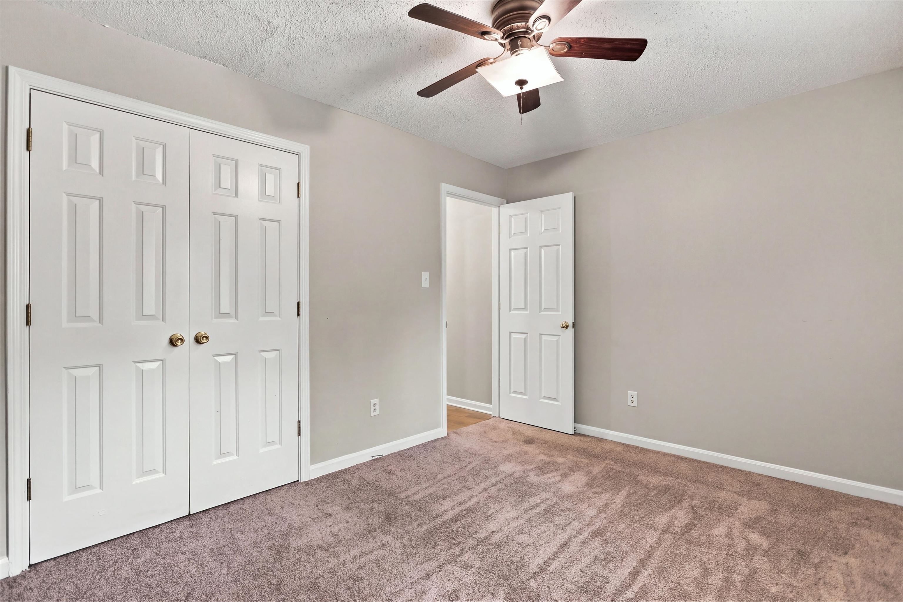 5596 Blackburg Dr Property Photo 5