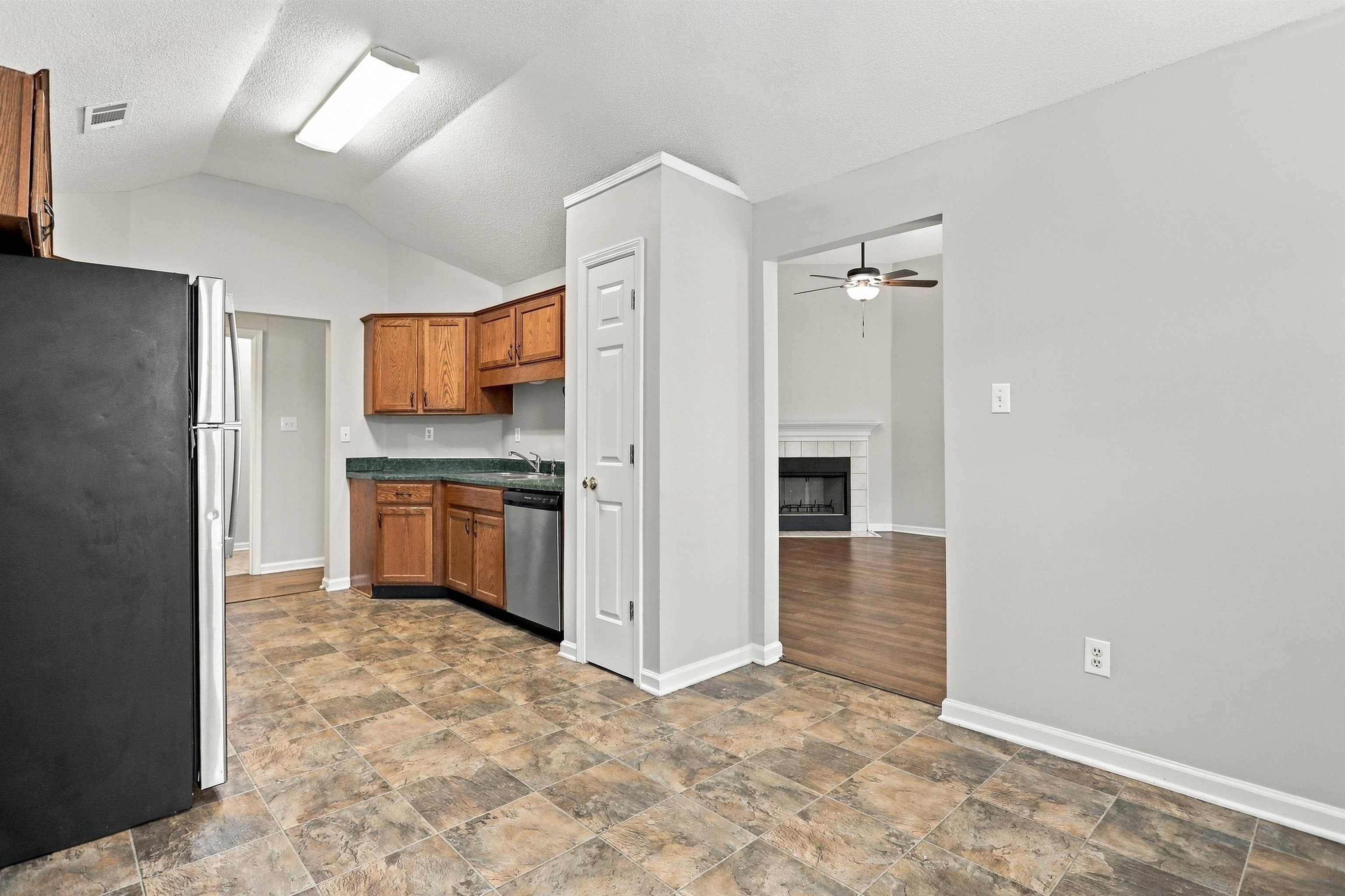 5596 Blackburg Dr Property Photo 16