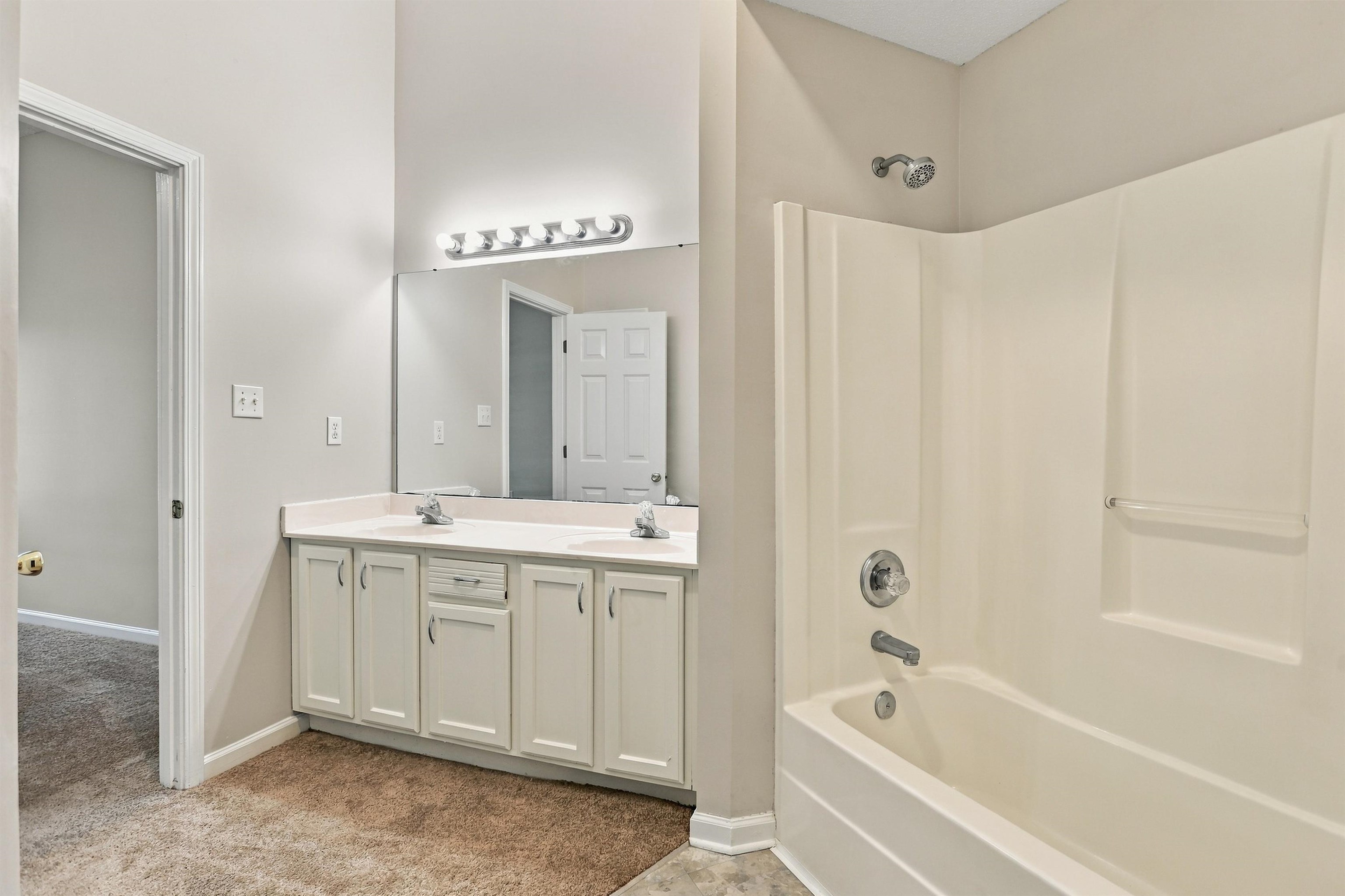 5596 Blackburg Dr Property Photo 23