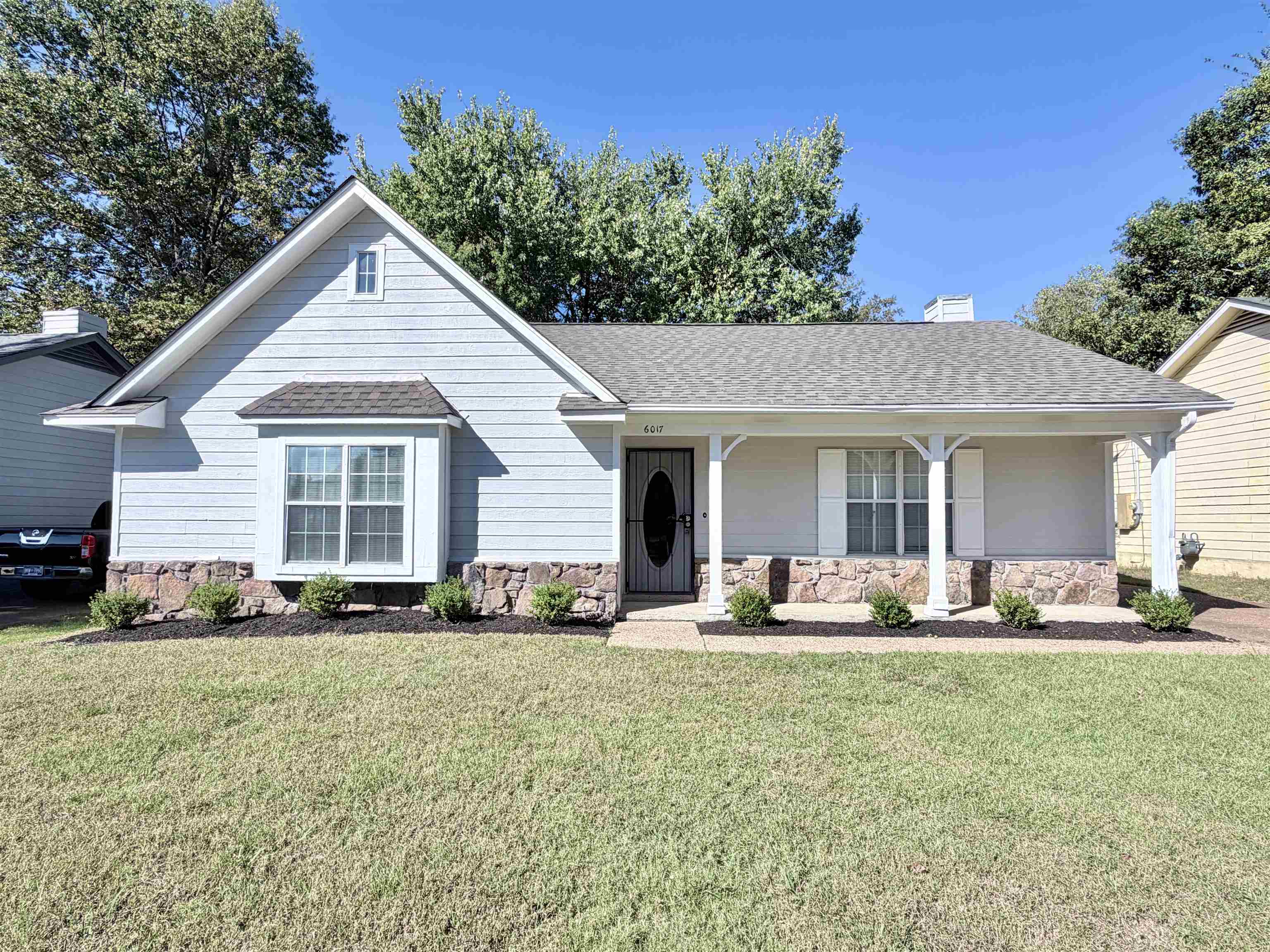 6017 Cottage Hill Dr Property Photo 1